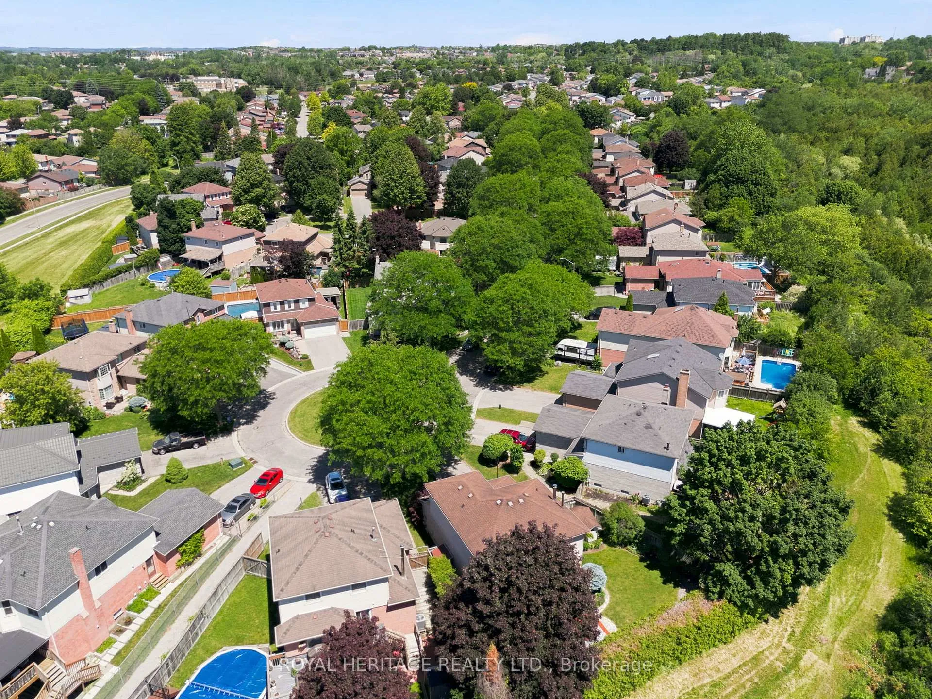 Photo 47 of 689 Pascoe Court, Oshawa, Pinecrest — HOMEH