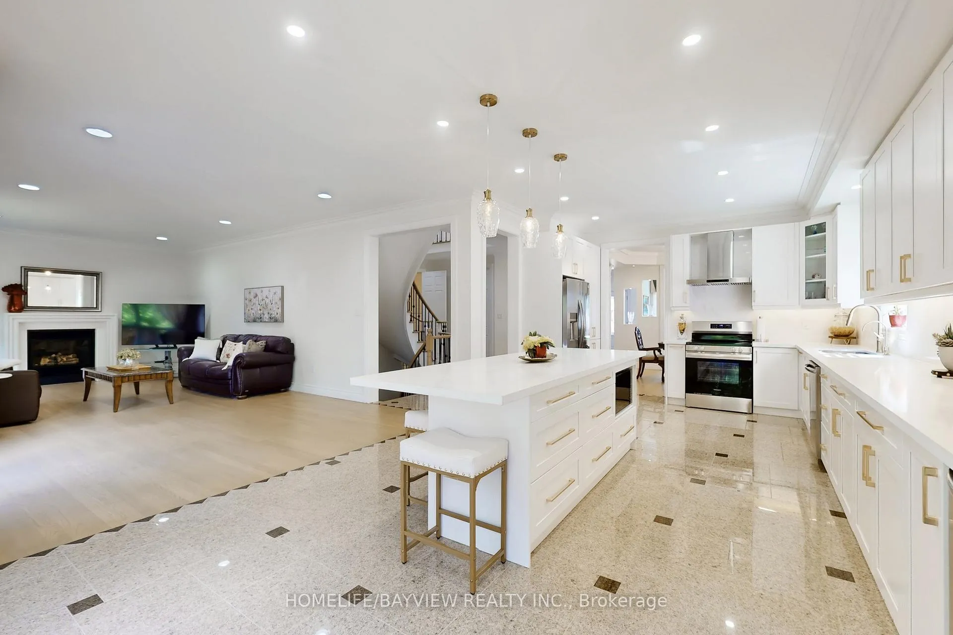 Photo 10 of 18 Marinucci Court, Richmond Hill, Mill Pond — HOMEH