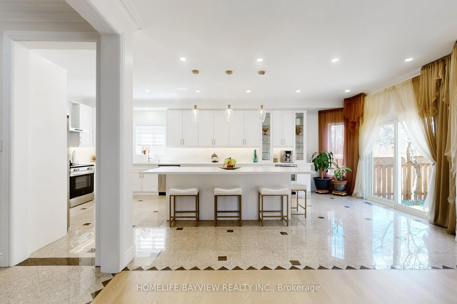 Photo 13 of 18 Marinucci Court, Richmond Hill, Mill Pond — HOMEH