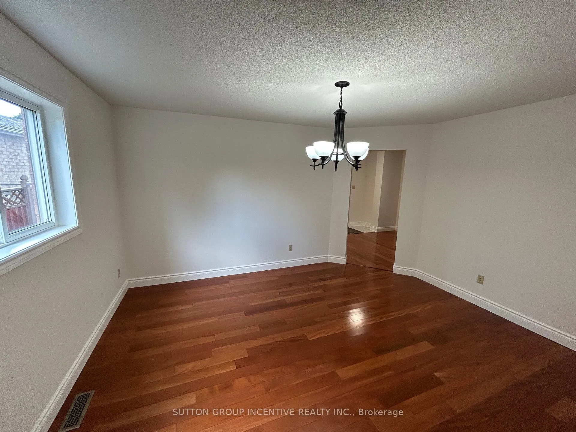 Photo 6 of 189 Hanmer Street W, Barrie, West Bayfield — HOMEH