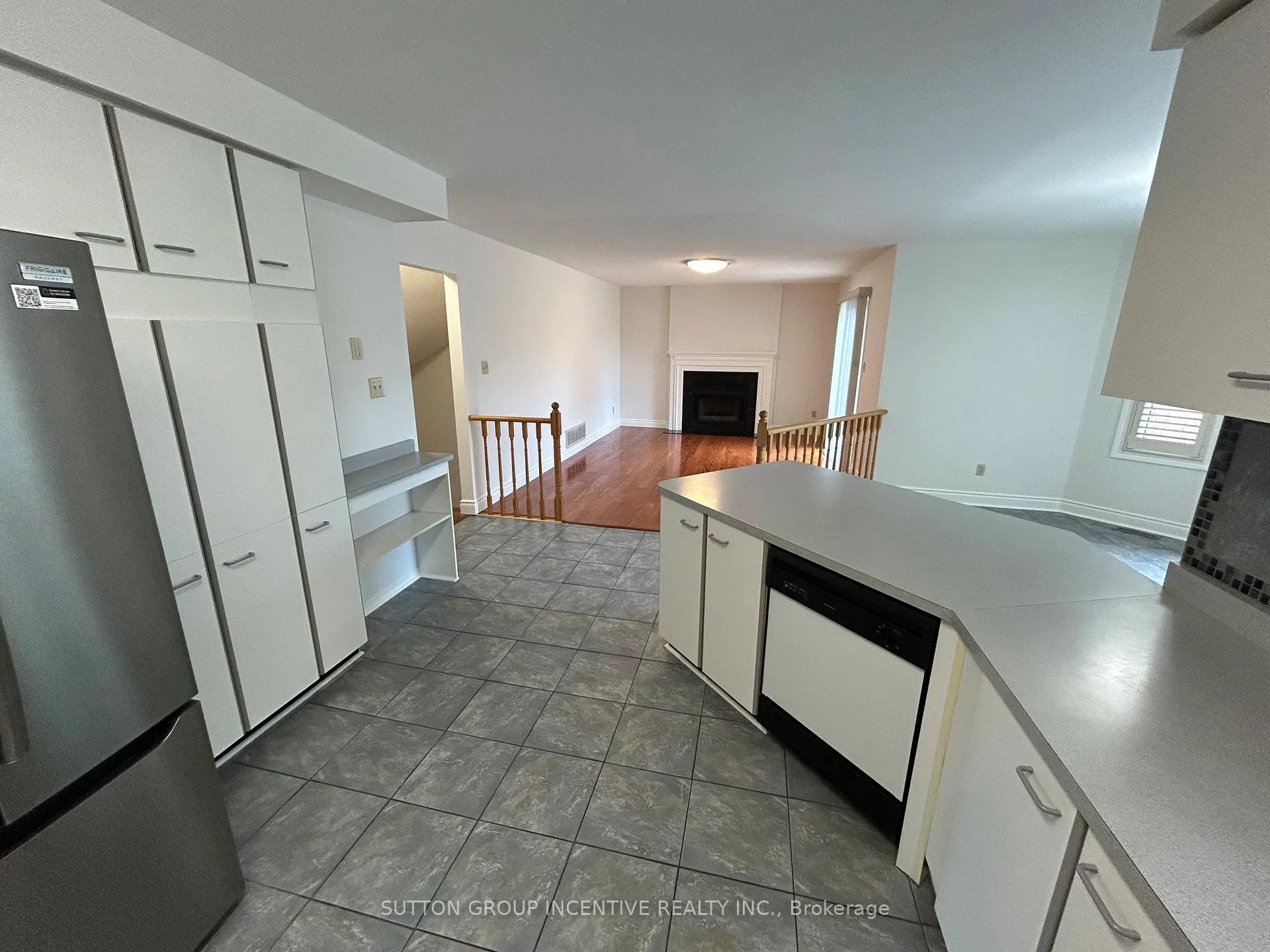 Photo 9 of 189 Hanmer Street W, Barrie, West Bayfield — HOMEH