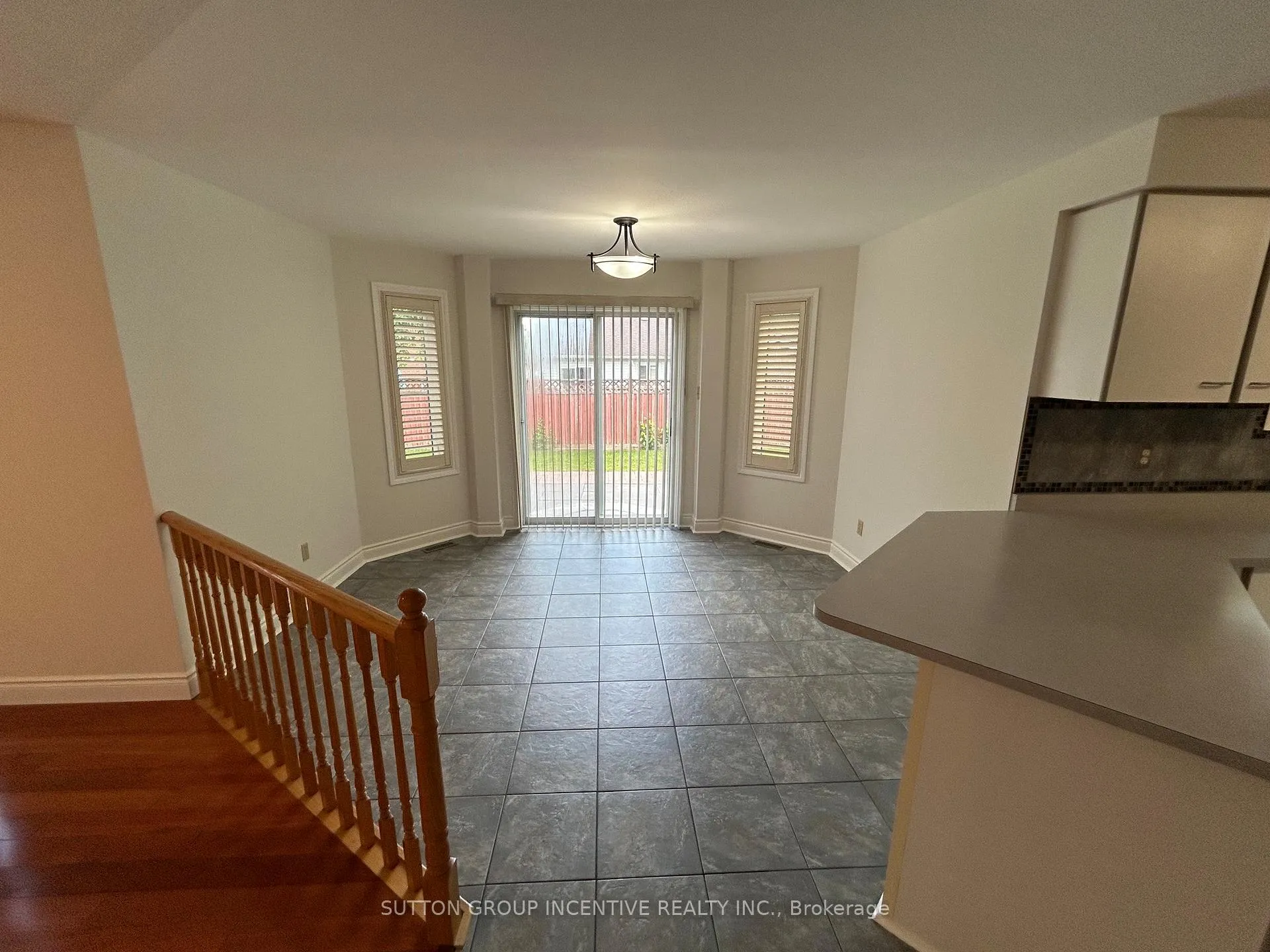 Photo 10 of 189 Hanmer Street W, Barrie, West Bayfield — HOMEH