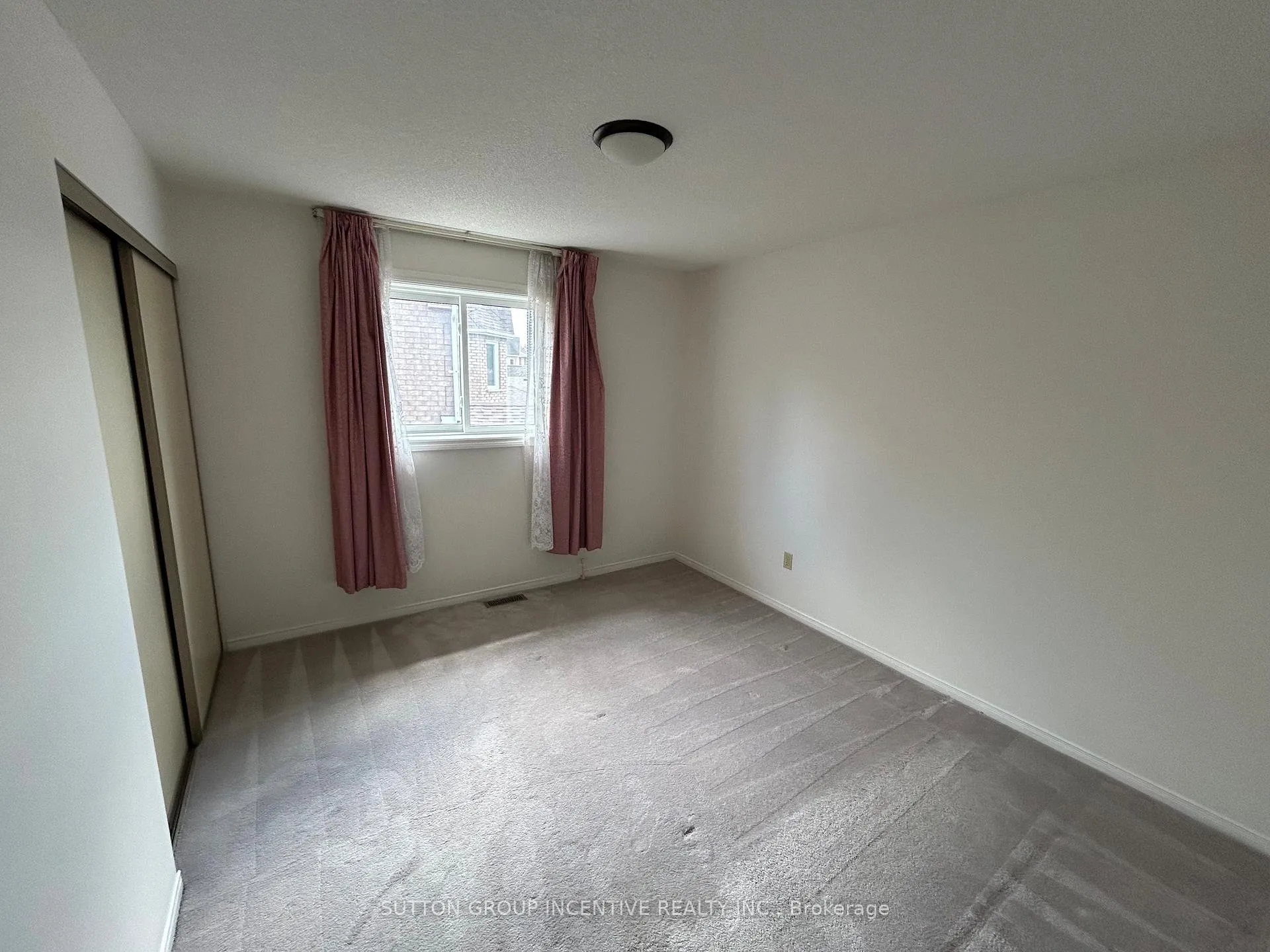 Photo 23 of 189 Hanmer Street W, Barrie, West Bayfield — HOMEH