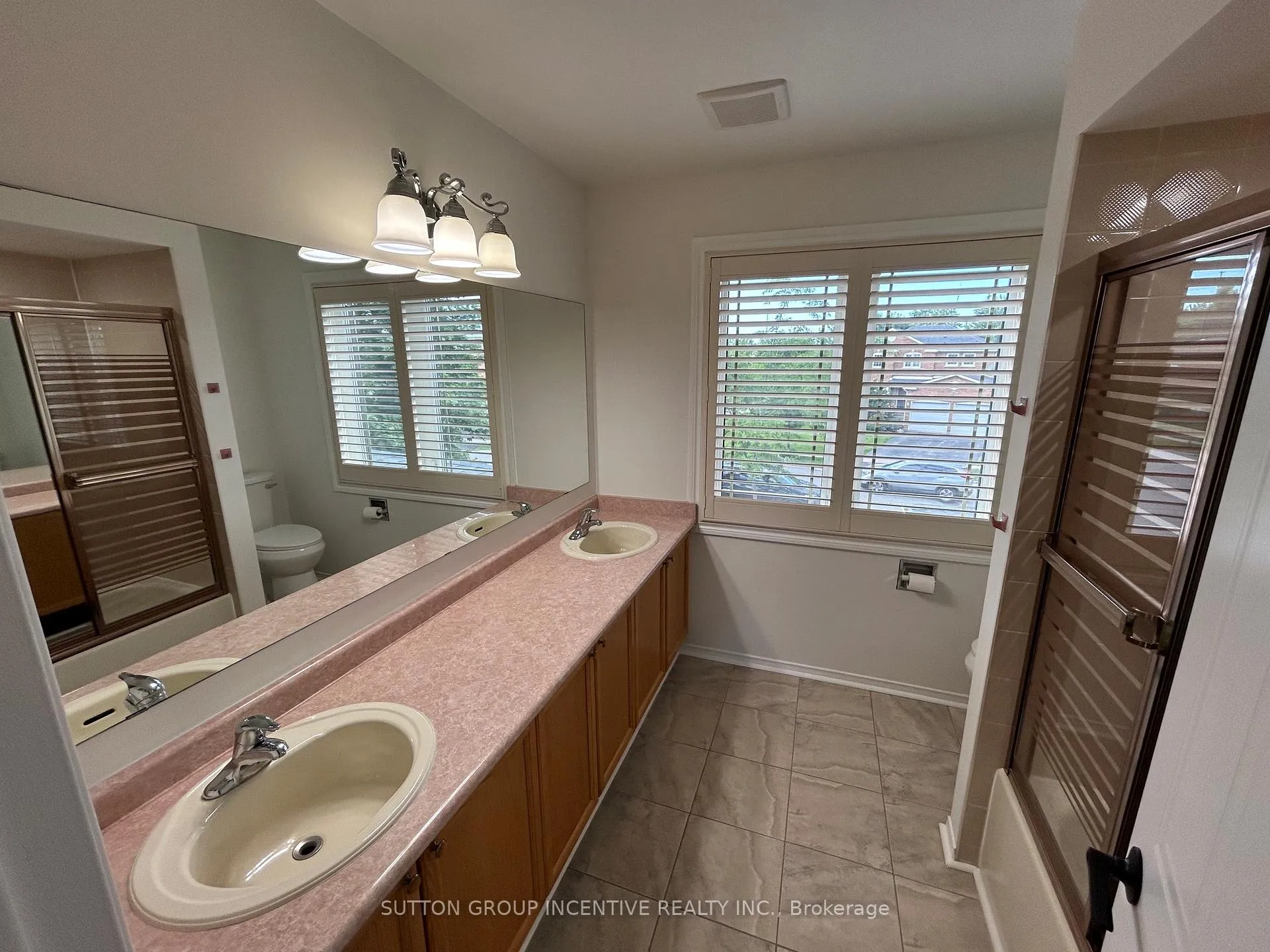 Photo 25 of 189 Hanmer Street W, Barrie, West Bayfield — HOMEH