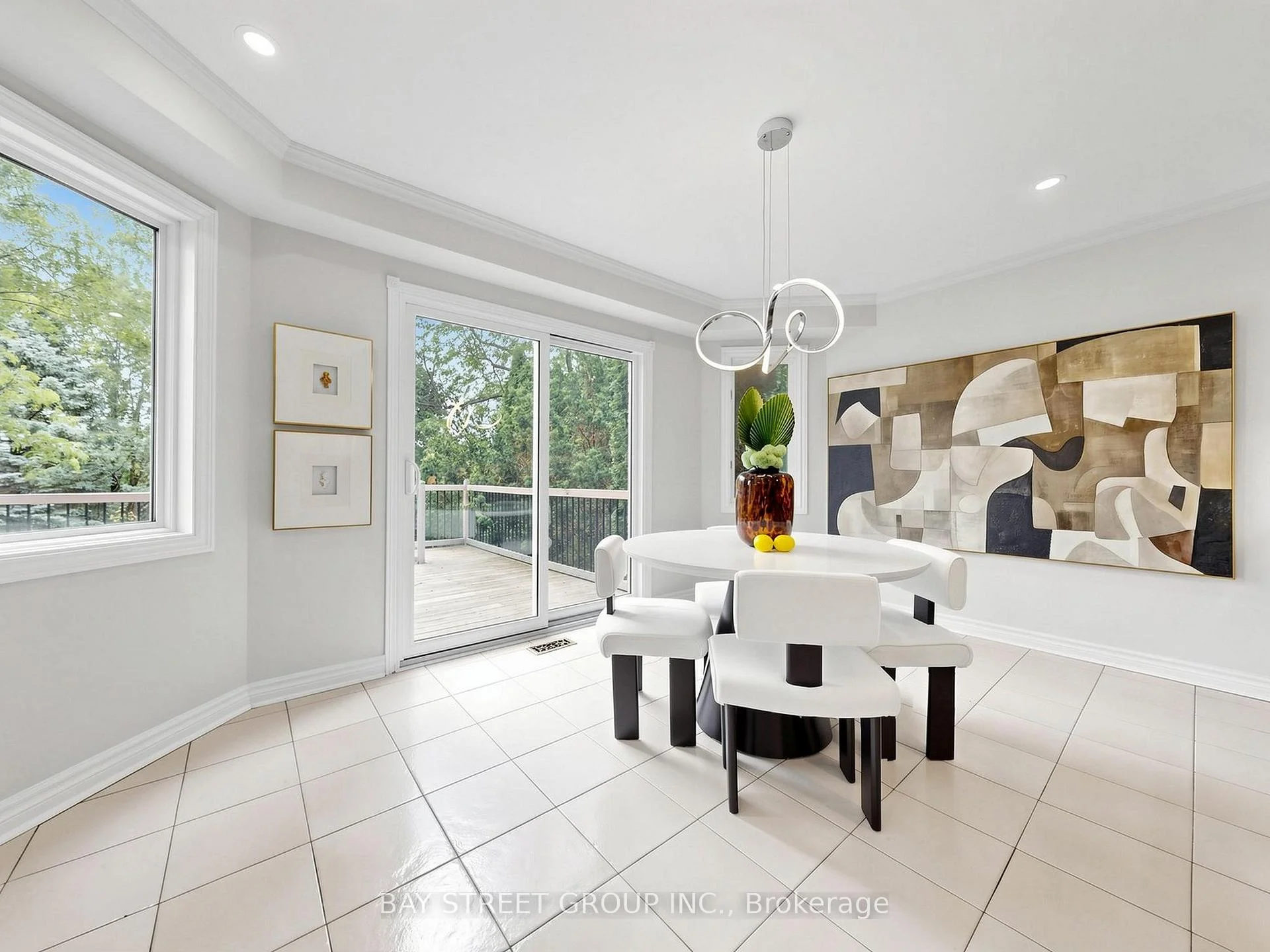 Photo 34 of 98 Brookeview Drive, Aurora, Aurora Highlands — HOMEH