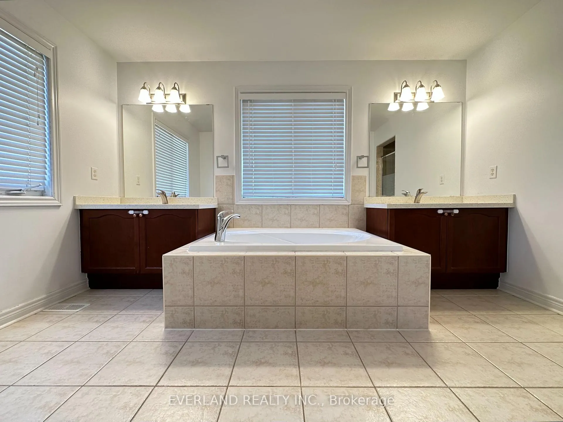 Photo 13 of 22 Lundy Drive, Markham, Box Grove — HOMEH