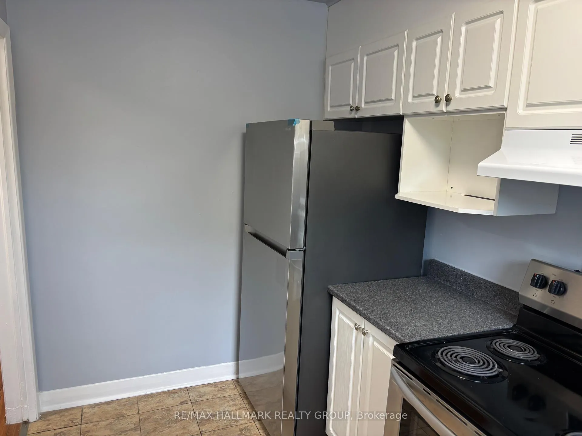 Photo 4 of Unit 2, 1064 Merivale Road, Ottawa, Carlington — HOMEH