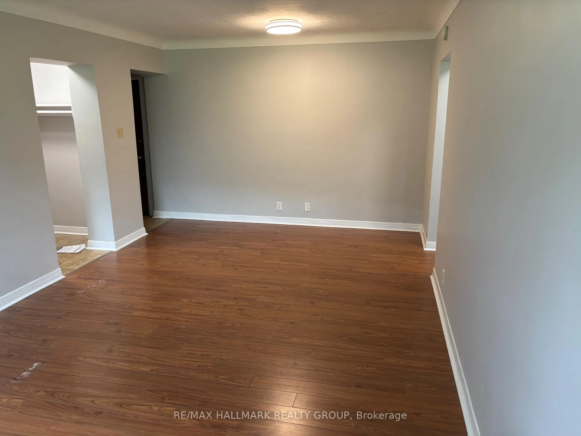 Photo 6 of Unit 2, 1064 Merivale Road, Ottawa, Carlington — HOMEH