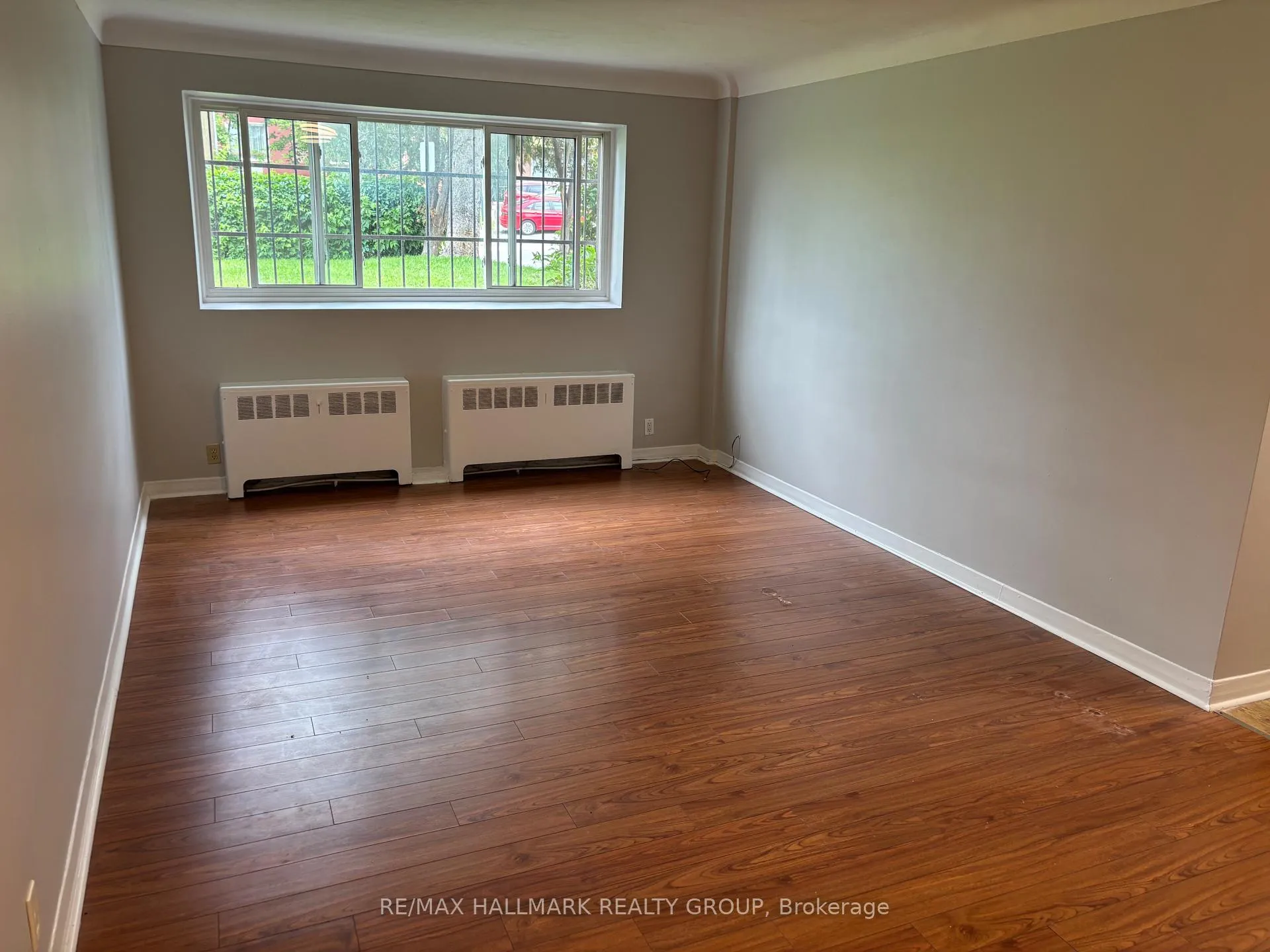 Photo 7 of Unit 2, 1064 Merivale Road, Ottawa, Carlington — HOMEH
