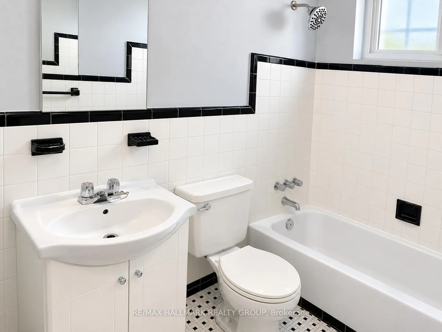 Photo 10 of Unit 2, 1064 Merivale Road, Ottawa, Carlington — HOMEH