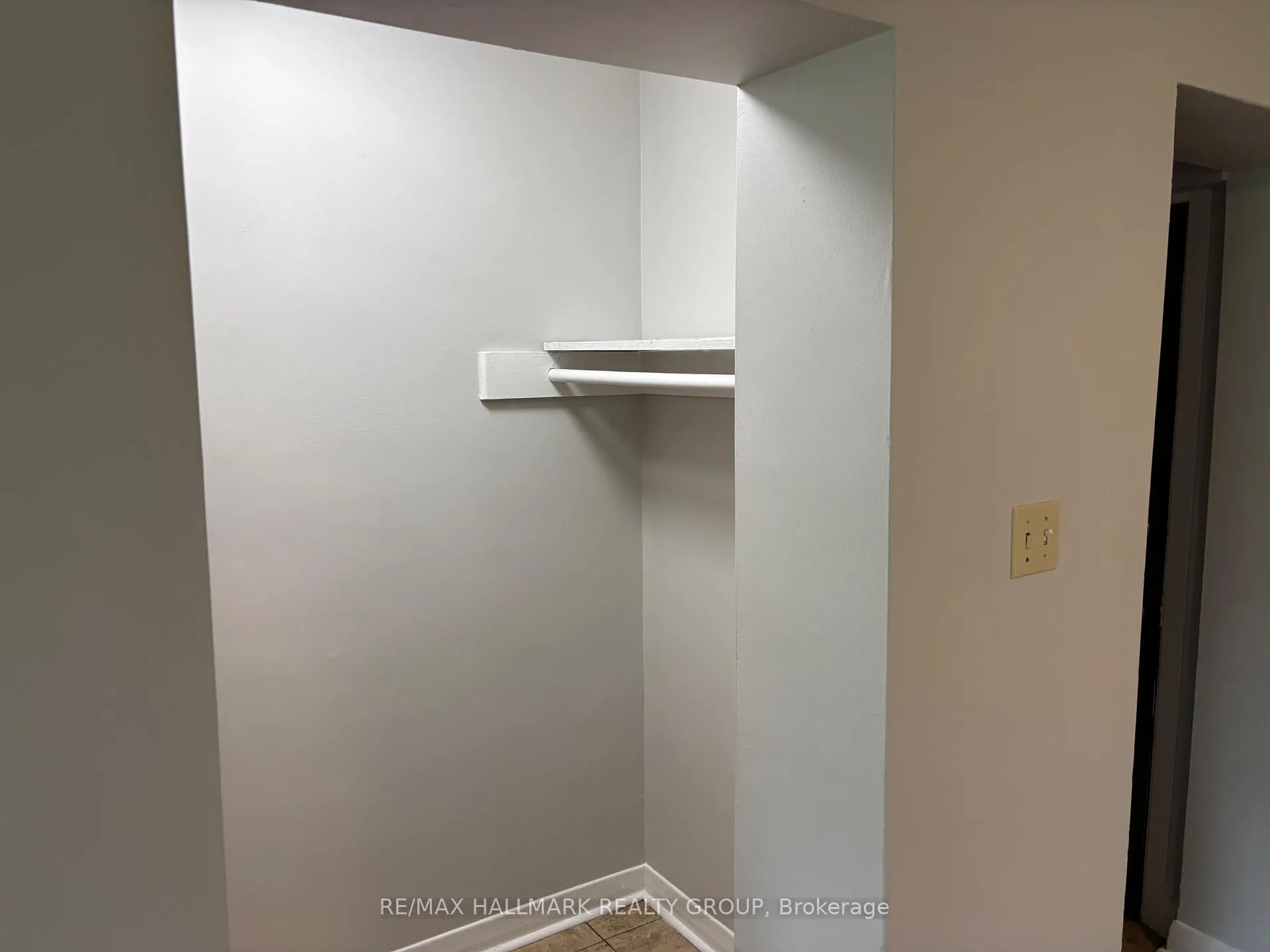 Photo 12 of Unit 2, 1064 Merivale Road, Ottawa, Carlington — HOMEH