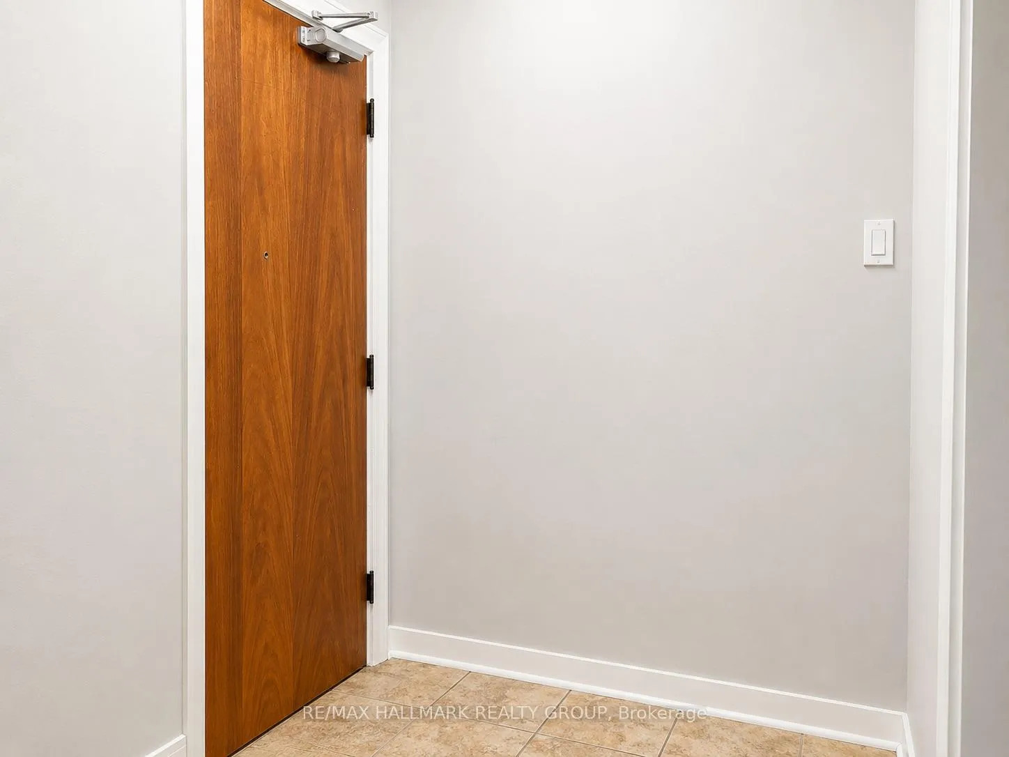 Photo 14 of Unit 2, 1064 Merivale Road, Ottawa, Carlington — HOMEH