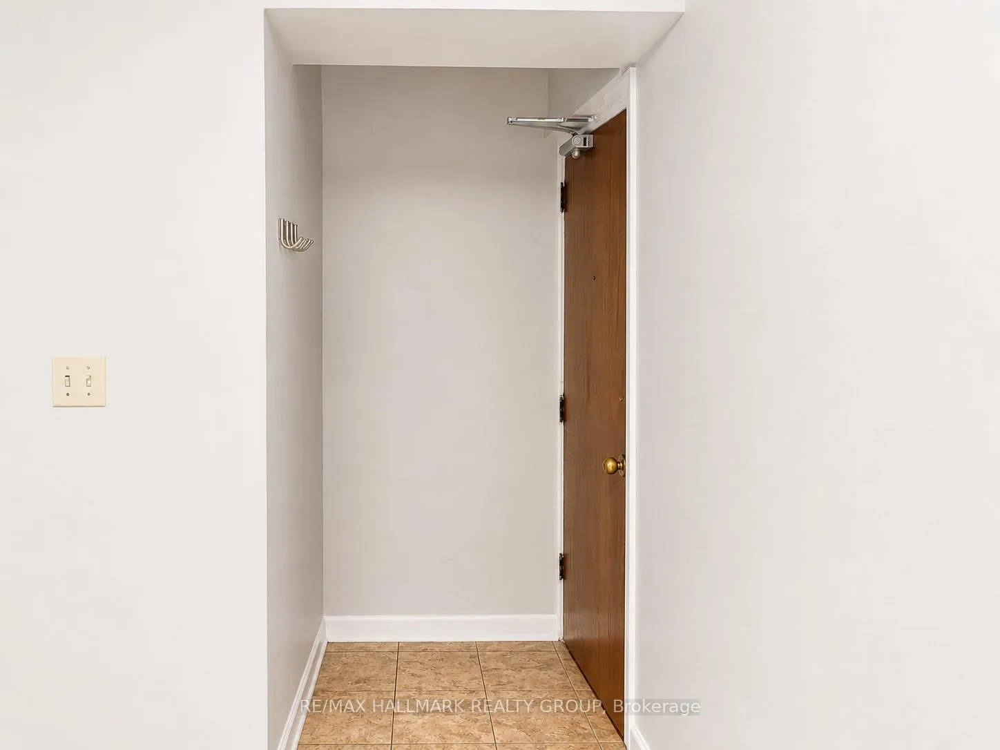 Photo 15 of Unit 2, 1064 Merivale Road, Ottawa, Carlington — HOMEH