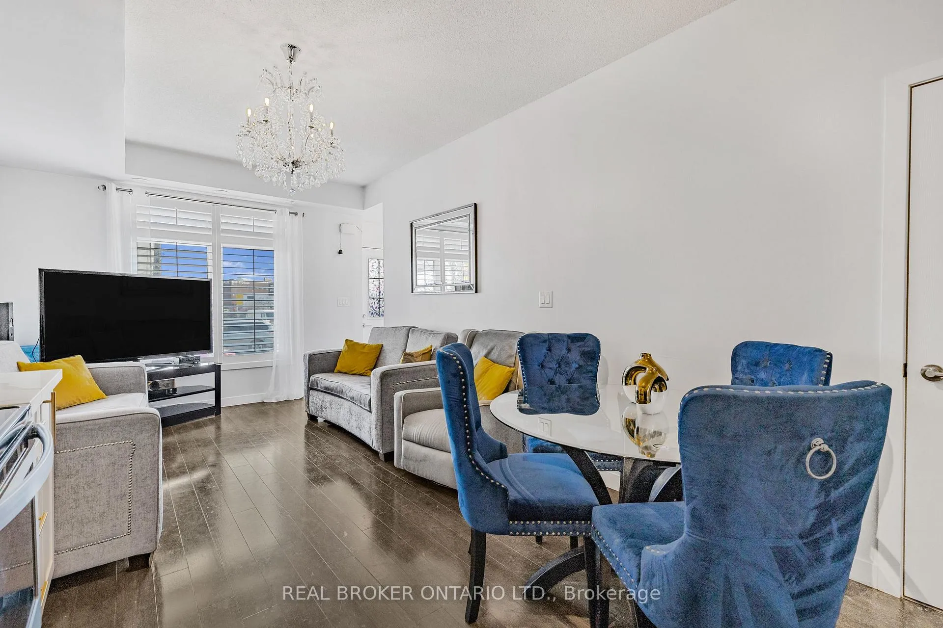 Photo 13 of Unit 21, 630 Rogers Road, Toronto, Keelesdale-Eglinton West — HOMEH
