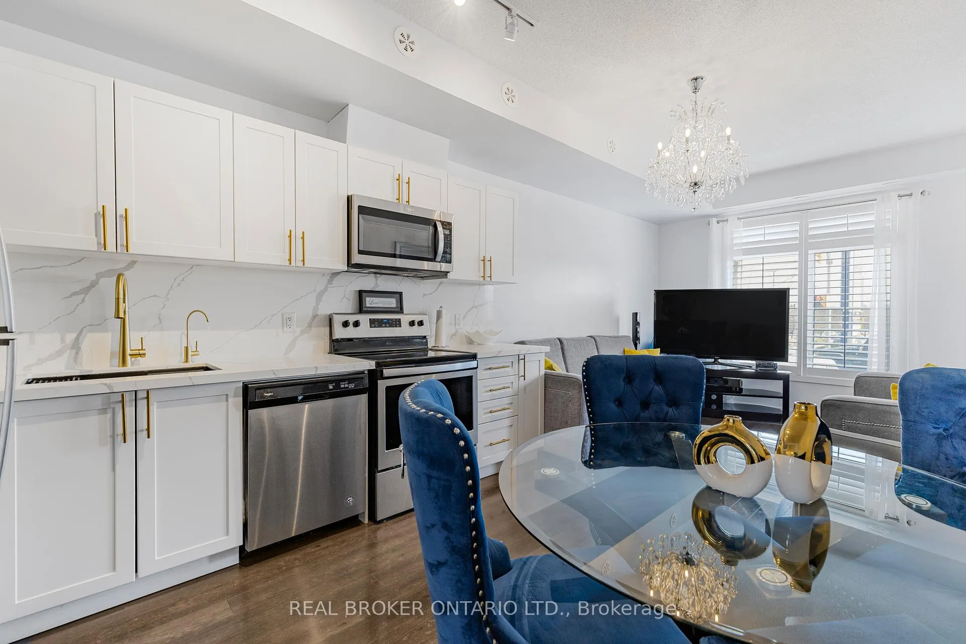Photo 17 of Unit 21, 630 Rogers Road, Toronto, Keelesdale-Eglinton West — HOMEH