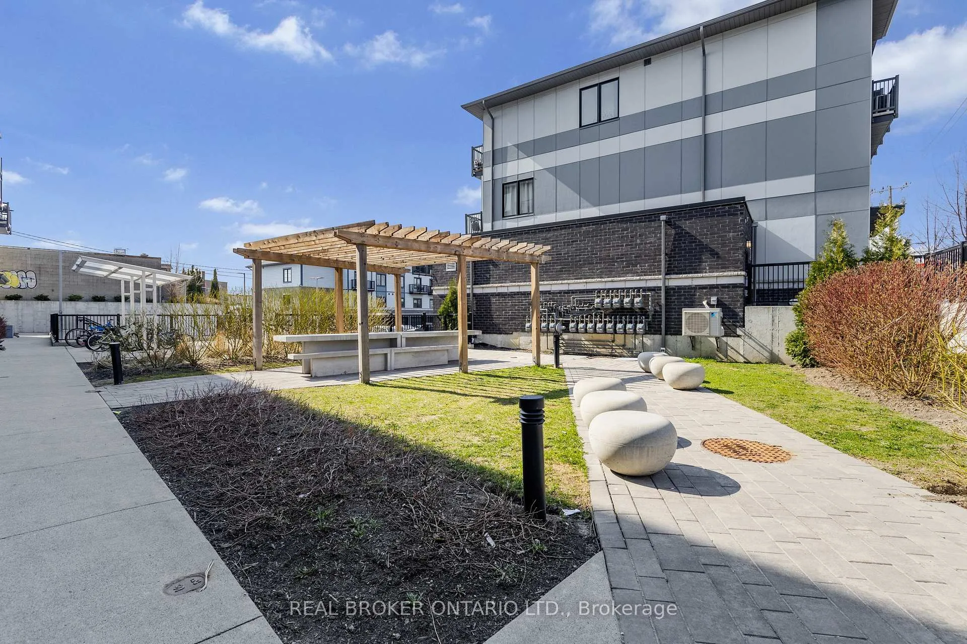 Photo 24 of Unit 21, 630 Rogers Road, Toronto, Keelesdale-Eglinton West — HOMEH