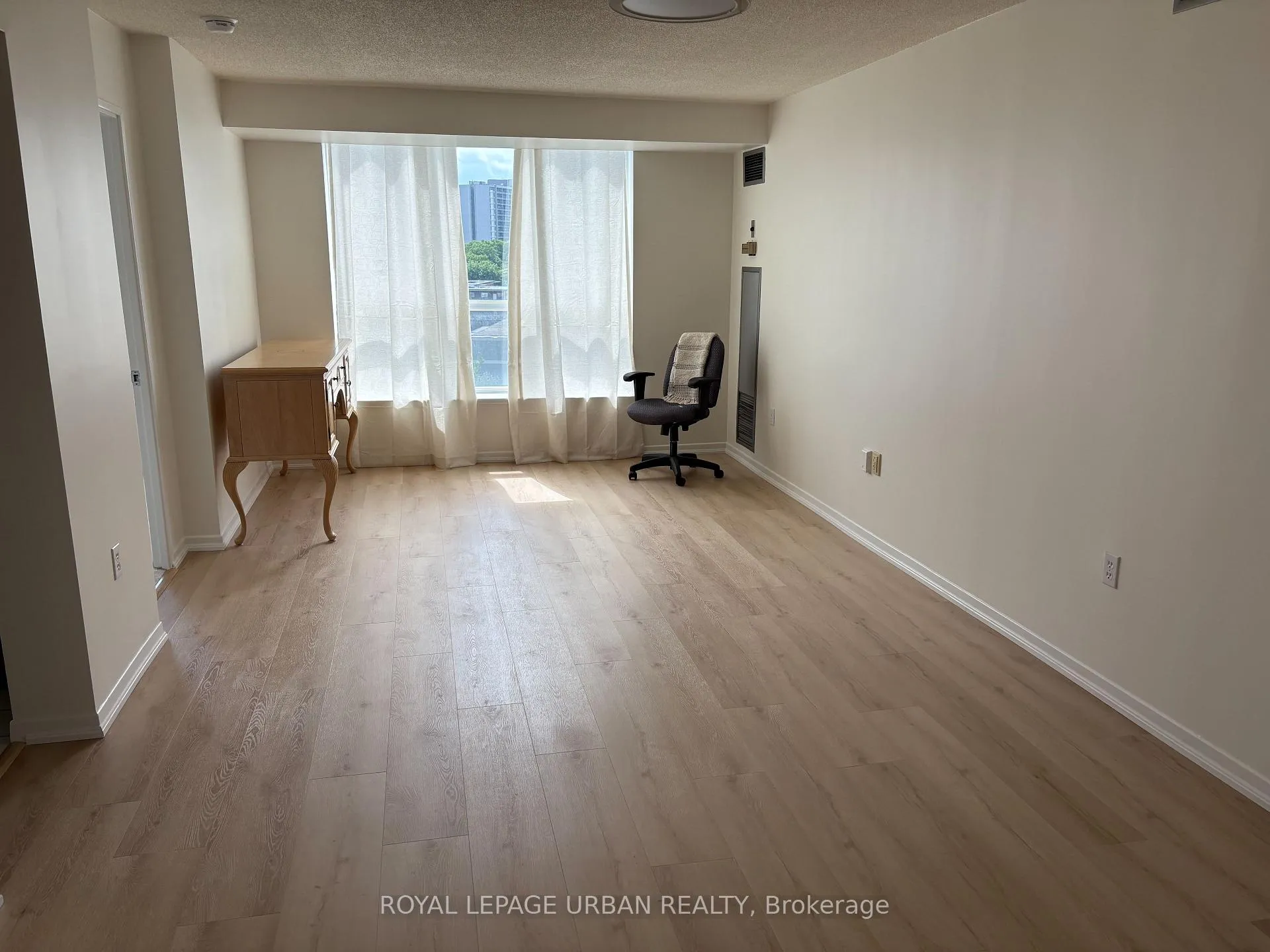 Photo 4 of Unit 902, 21 Overlea Boulevard, Toronto, Thorncliffe Park — HOMEH