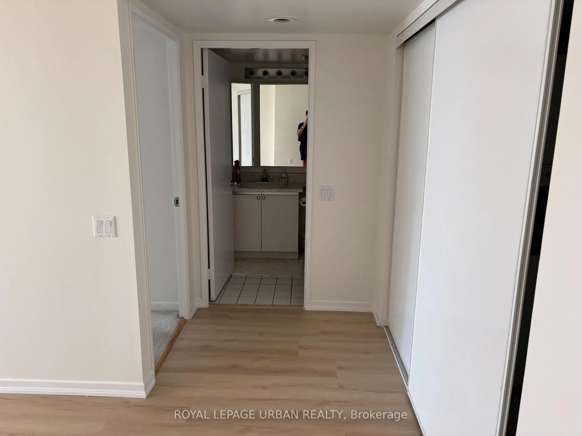 Photo 5 of Unit 902, 21 Overlea Boulevard, Toronto, Thorncliffe Park — HOMEH