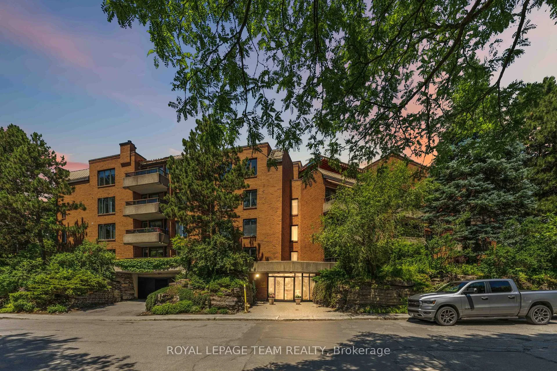 Photo 1 of Unit 301, 7 Kippewa Drive, Ottawa, Dows Lake — HOMEH