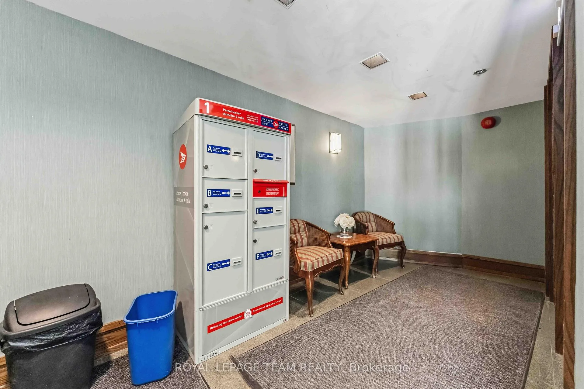 Photo 8 of Unit 301, 7 Kippewa Drive, Ottawa, Dows Lake — HOMEH