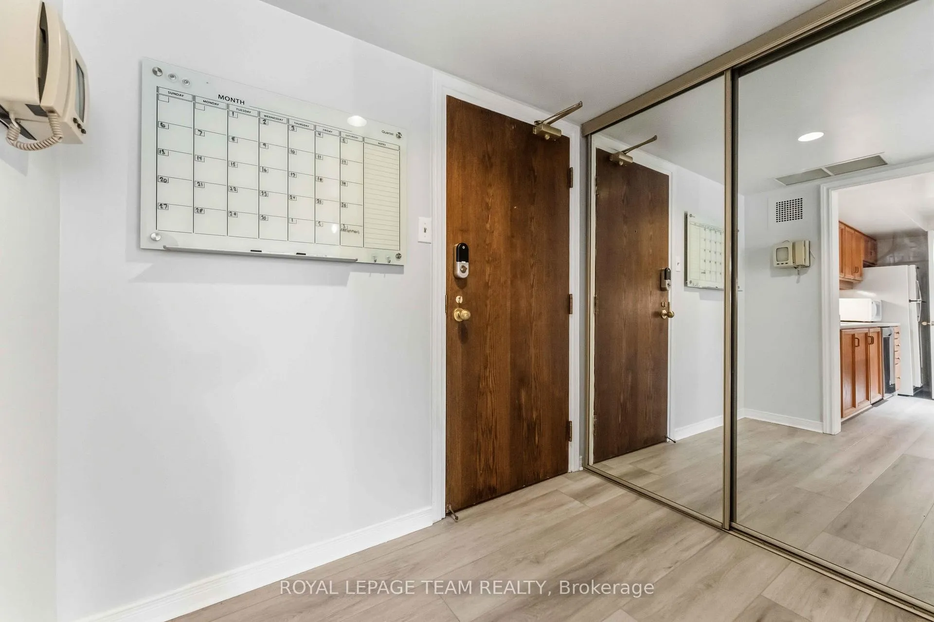 Photo 10 of Unit 301, 7 Kippewa Drive, Ottawa, Dows Lake — HOMEH