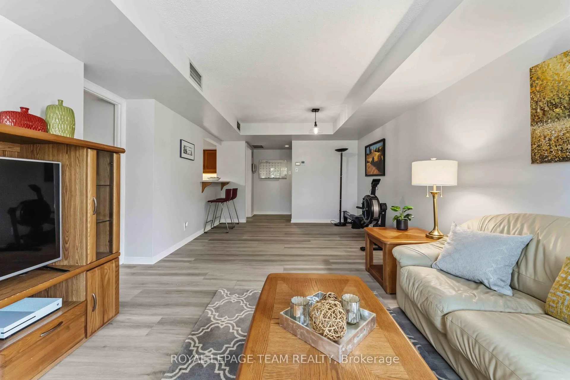 Photo 16 of Unit 301, 7 Kippewa Drive, Ottawa, Dows Lake — HOMEH