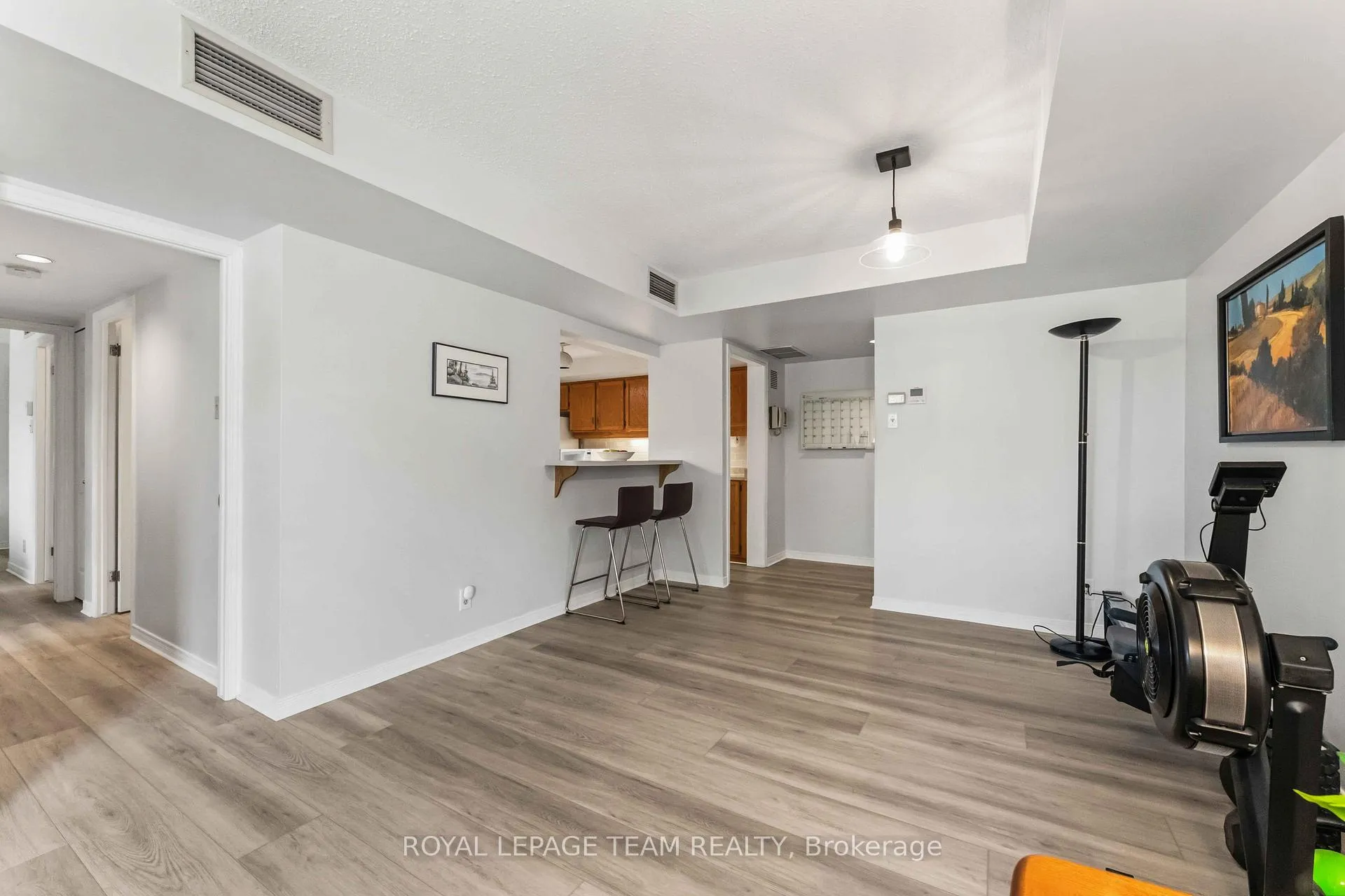 Photo 17 of Unit 301, 7 Kippewa Drive, Ottawa, Dows Lake — HOMEH