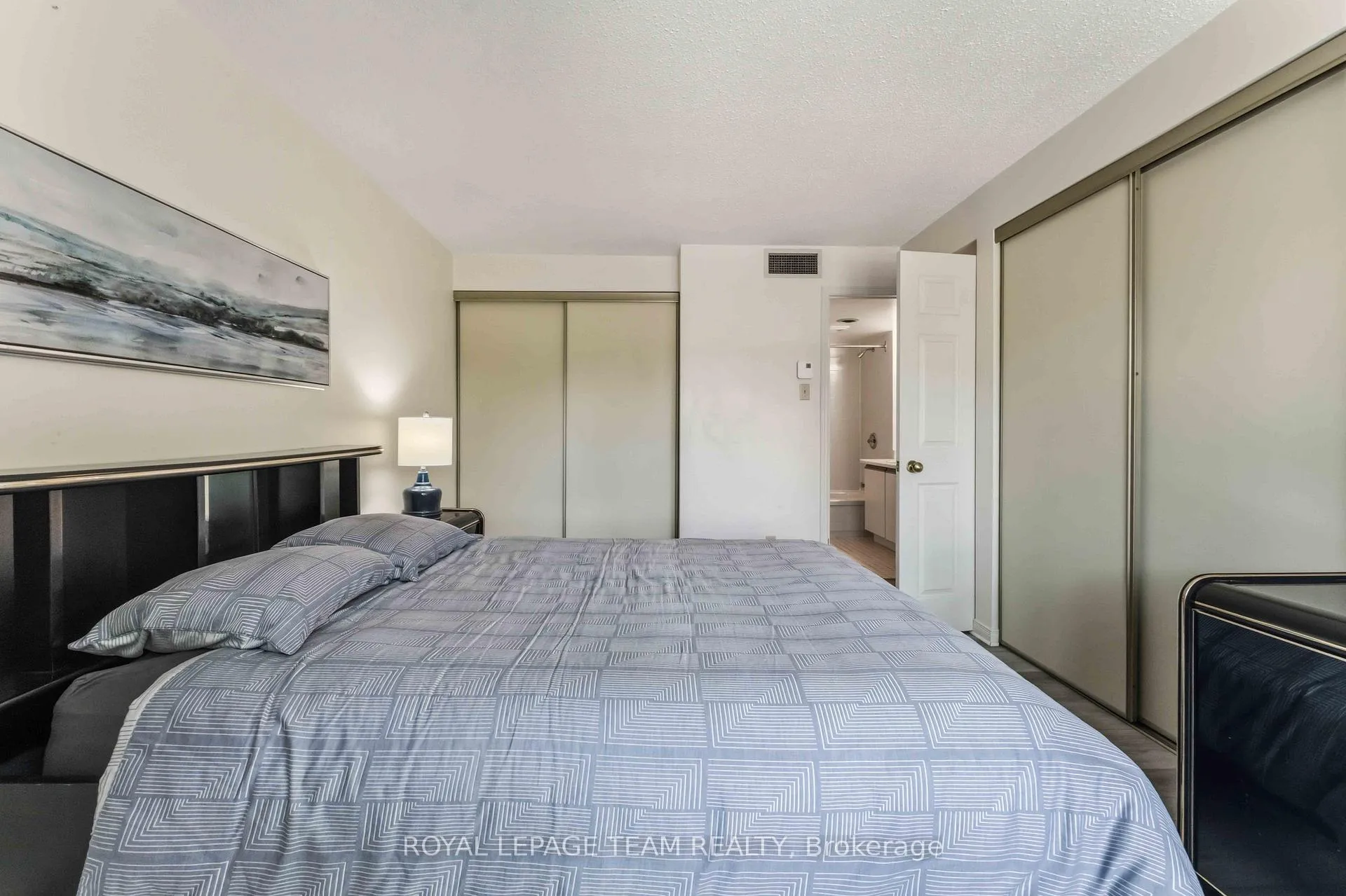 Photo 27 of Unit 301, 7 Kippewa Drive, Ottawa, Dows Lake — HOMEH