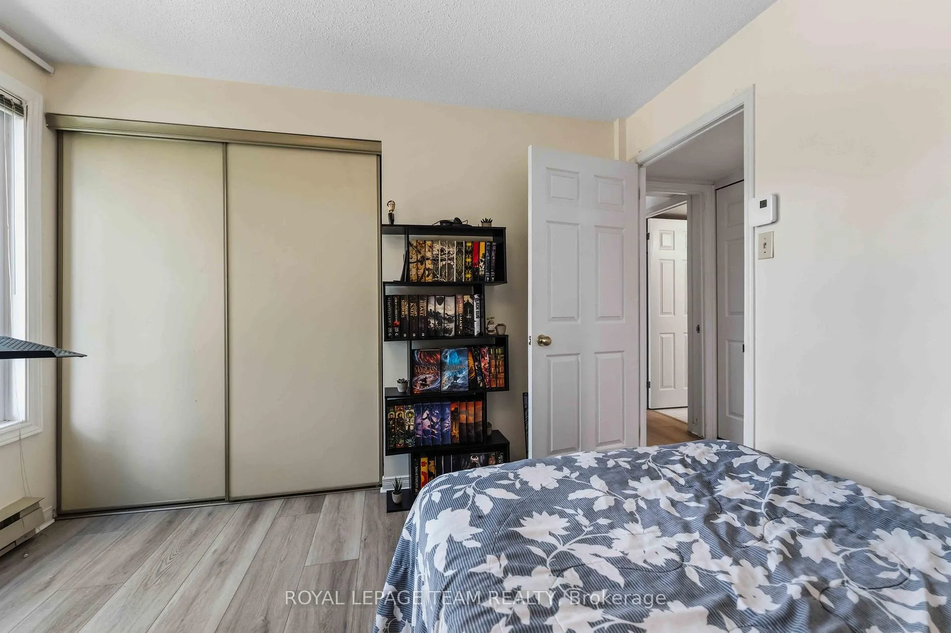 Photo 33 of Unit 301, 7 Kippewa Drive, Ottawa, Dows Lake — HOMEH