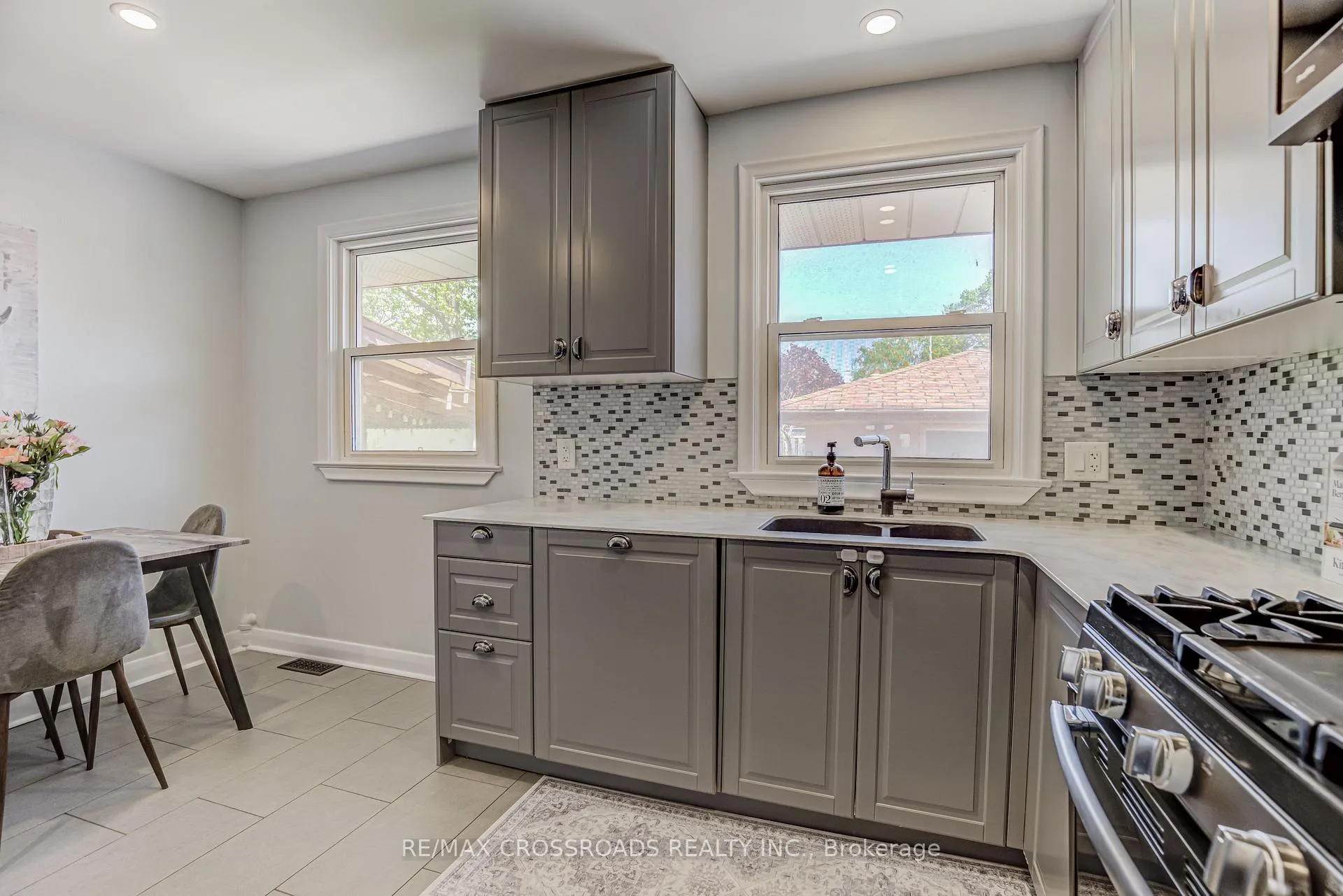 Photo 14 of 778 Tennyson Avenue, Oshawa, Donevan — HOMEH