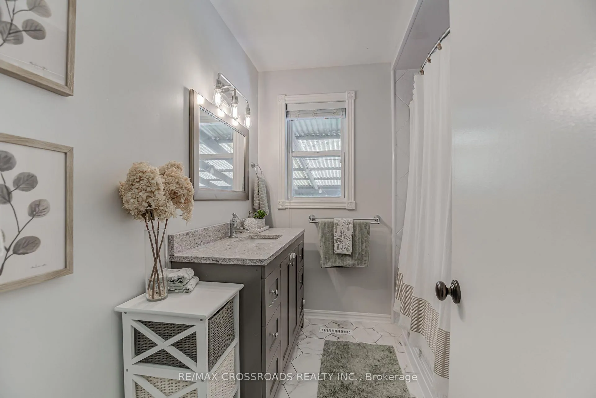 Photo 23 of 778 Tennyson Avenue, Oshawa, Donevan — HOMEH