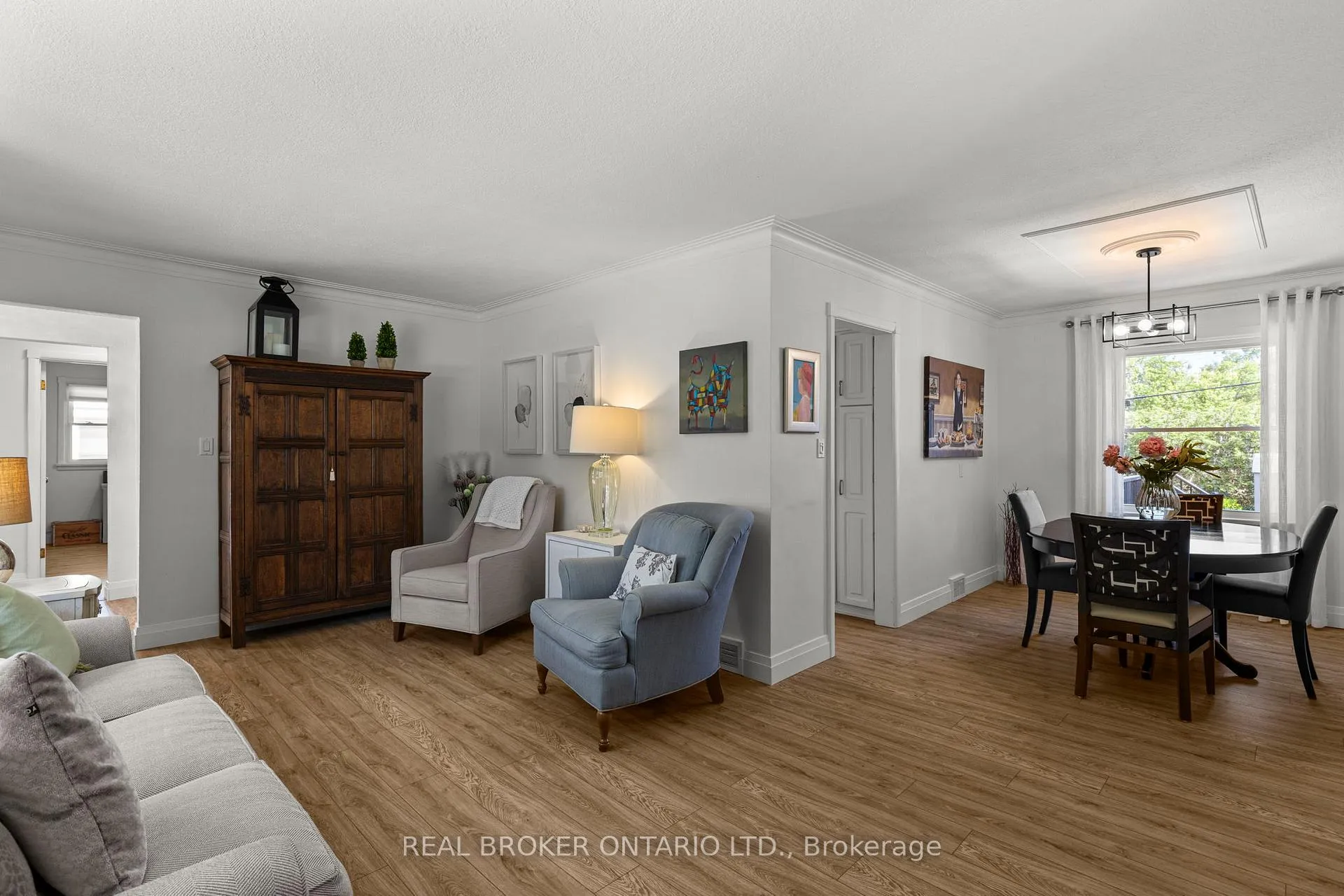 Photo 5 of 13 Borland Street W, Orillia — HOMEH