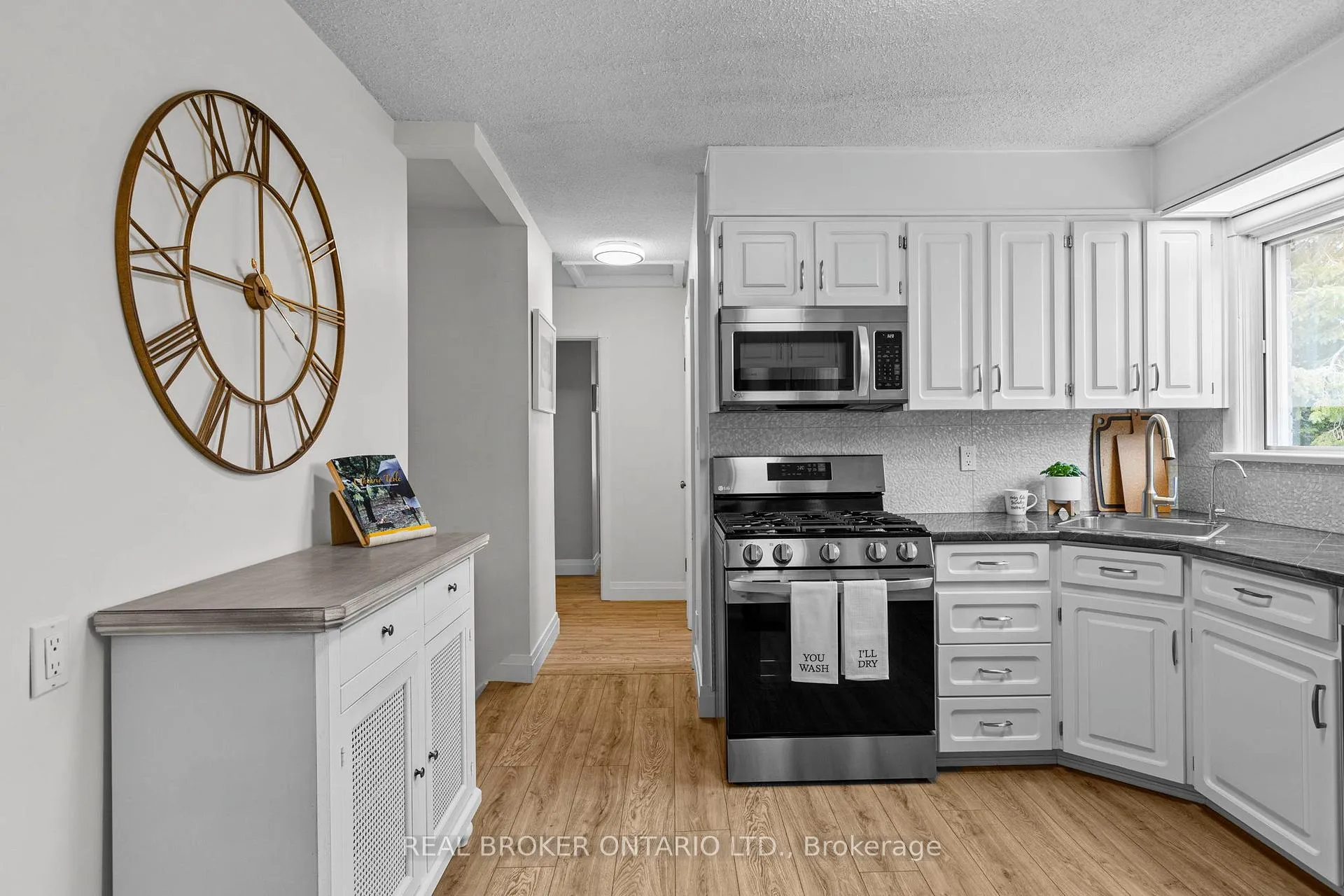 Photo 13 of 13 Borland Street W, Orillia — HOMEH