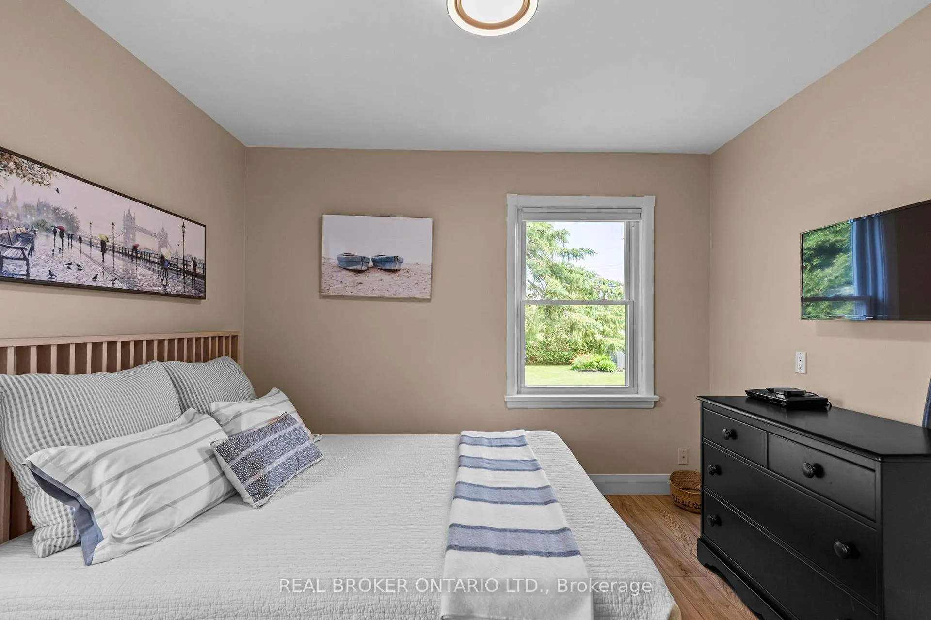 Photo 20 of 13 Borland Street W, Orillia — HOMEH