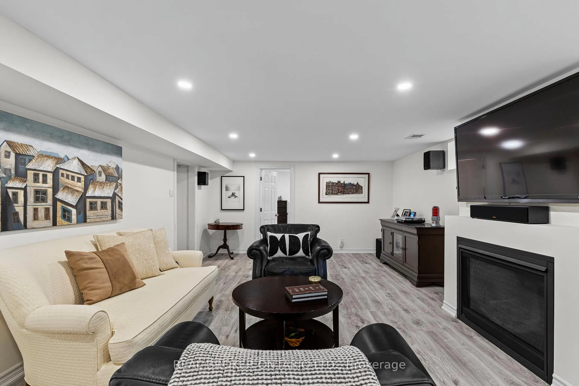 Photo 25 of 13 Borland Street W, Orillia — HOMEH