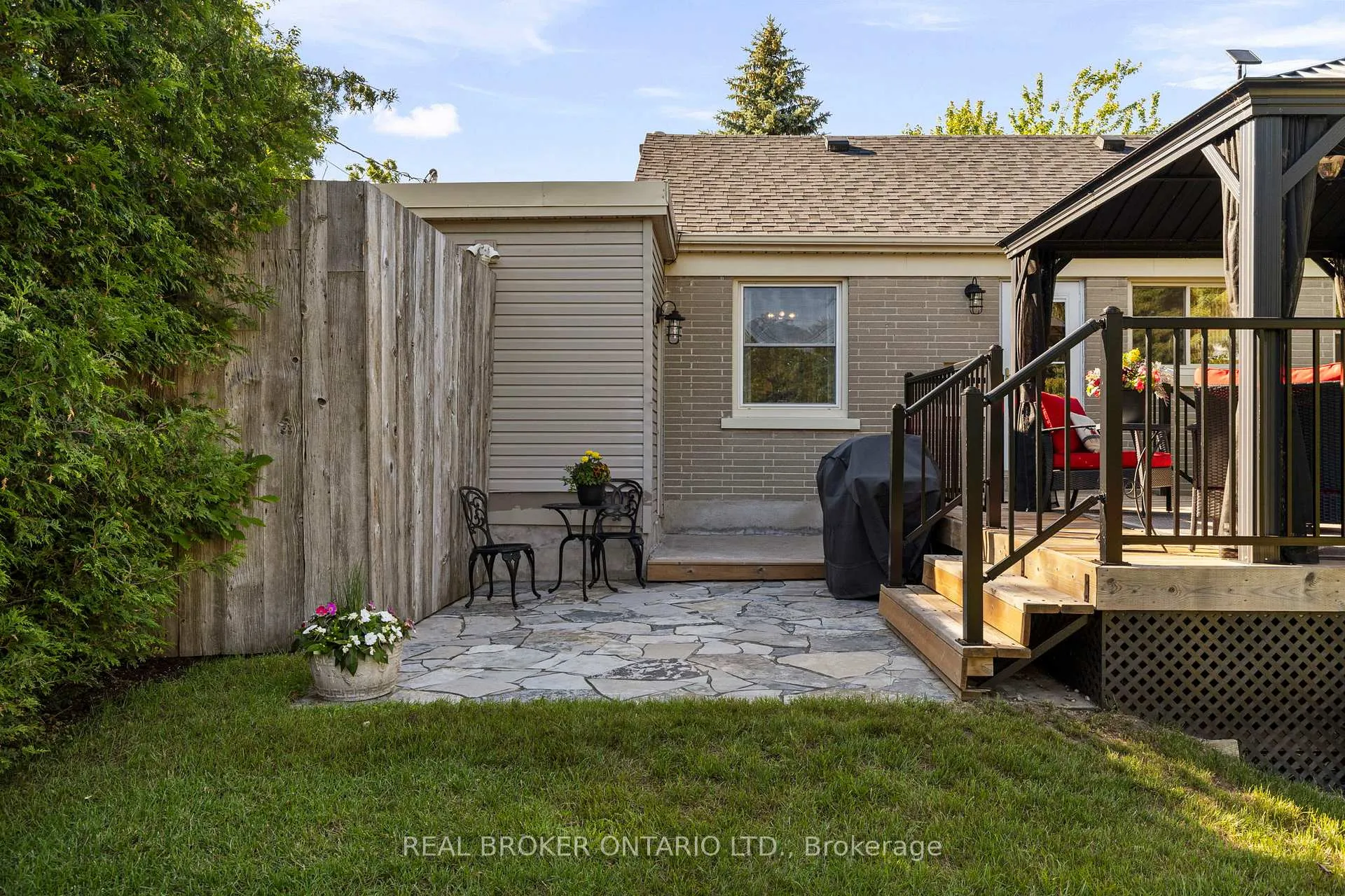 Photo 36 of 13 Borland Street W, Orillia — HOMEH