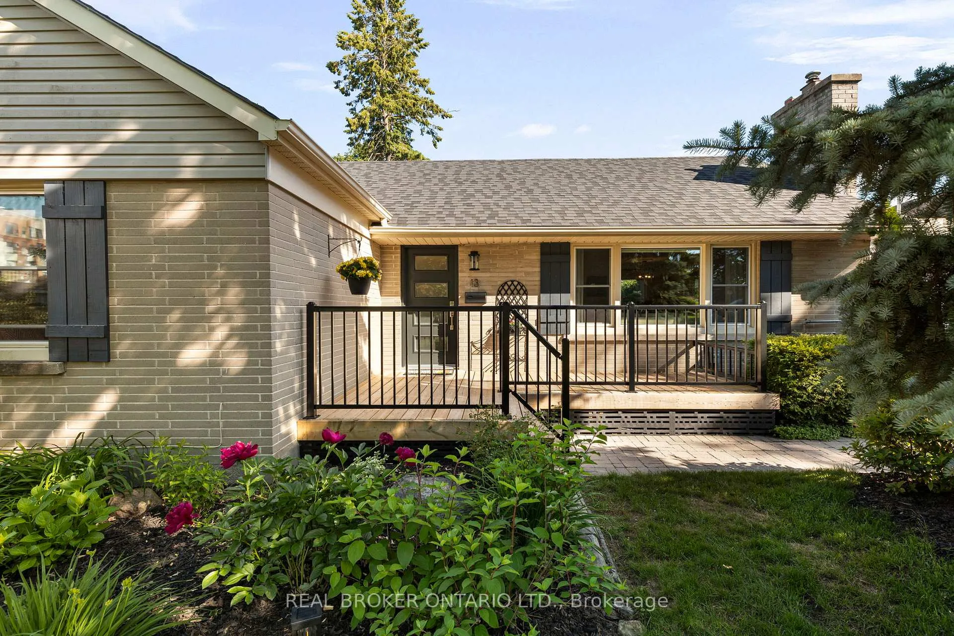 Photo 37 of 13 Borland Street W, Orillia — HOMEH