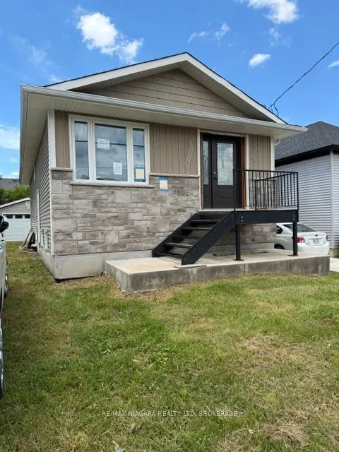 Photo 2 of 178 Pelham Road, St. Catharines, Western Hill — HOMEH