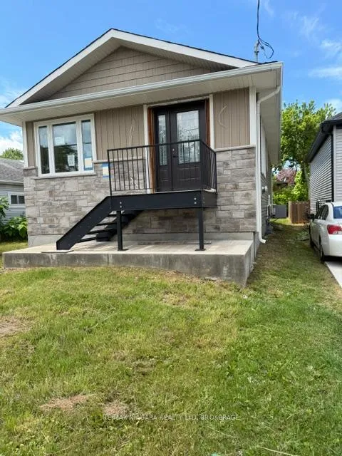 Photo 3 of 178 Pelham Road, St. Catharines, Western Hill — HOMEH