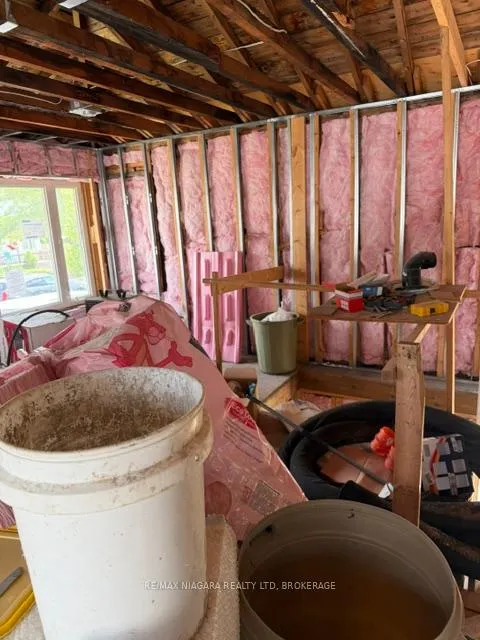 Photo 8 of 178 Pelham Road, St. Catharines, Western Hill — HOMEH