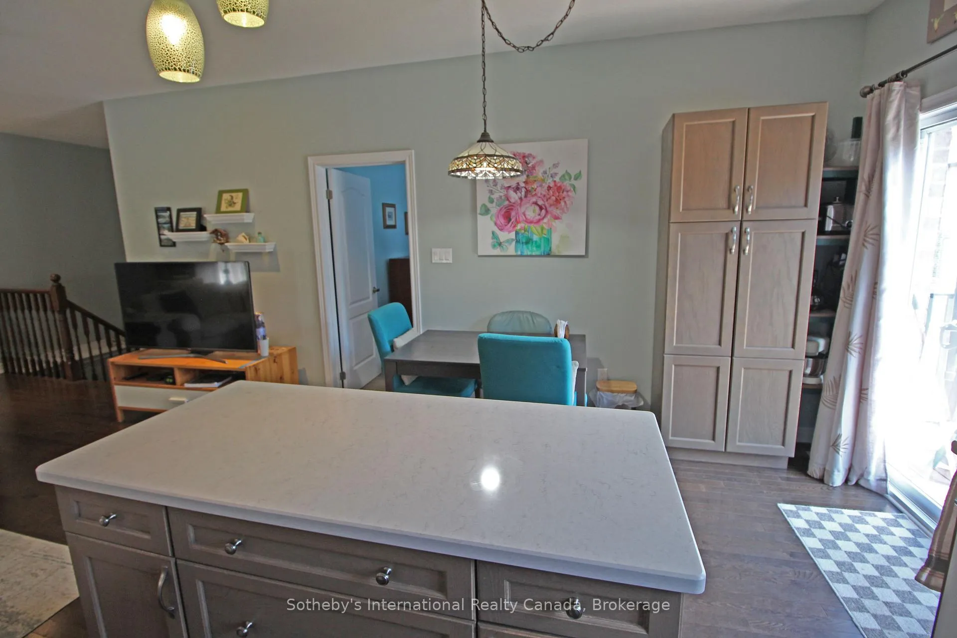 Photo 9 of 1047 Cook Drive, Midland — HOMEH
