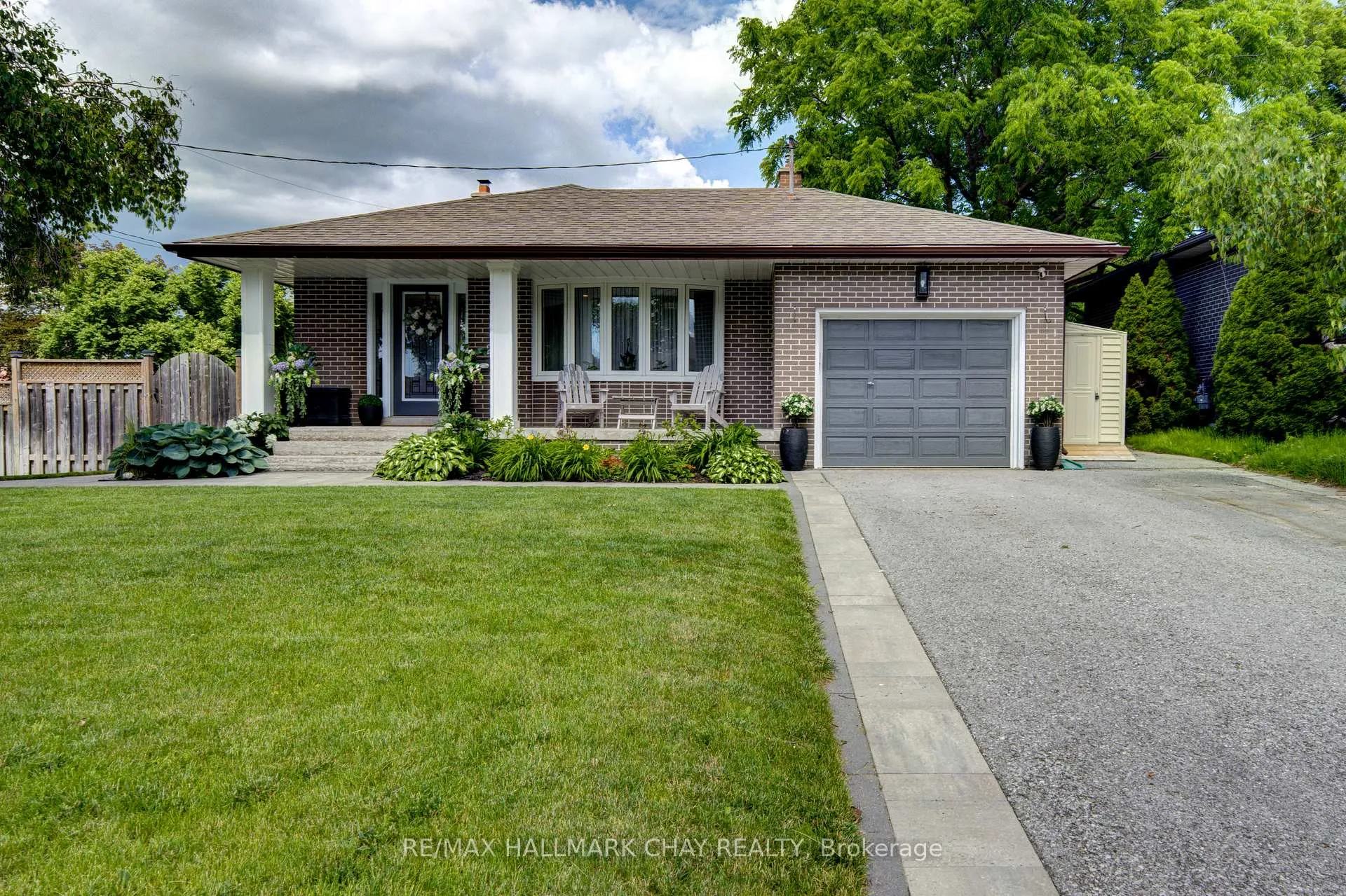 Photo 1 of 247 St. Vincent Street, Barrie, Wellington — HOMEH