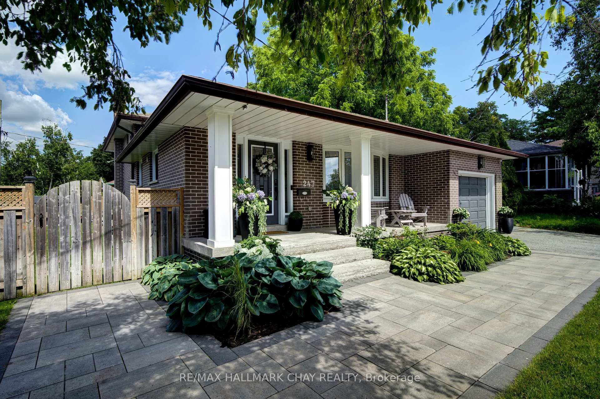 Photo 2 of 247 St. Vincent Street, Barrie, Wellington — HOMEH