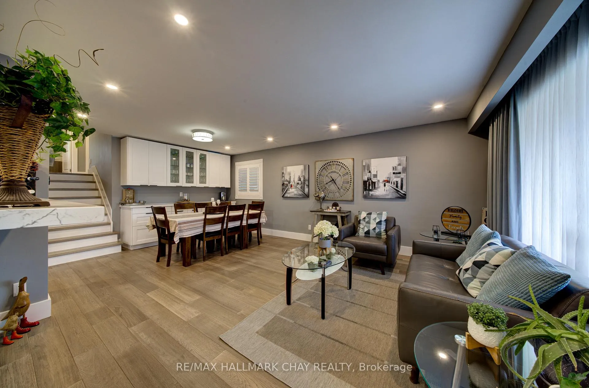 Photo 4 of 247 St. Vincent Street, Barrie, Wellington — HOMEH