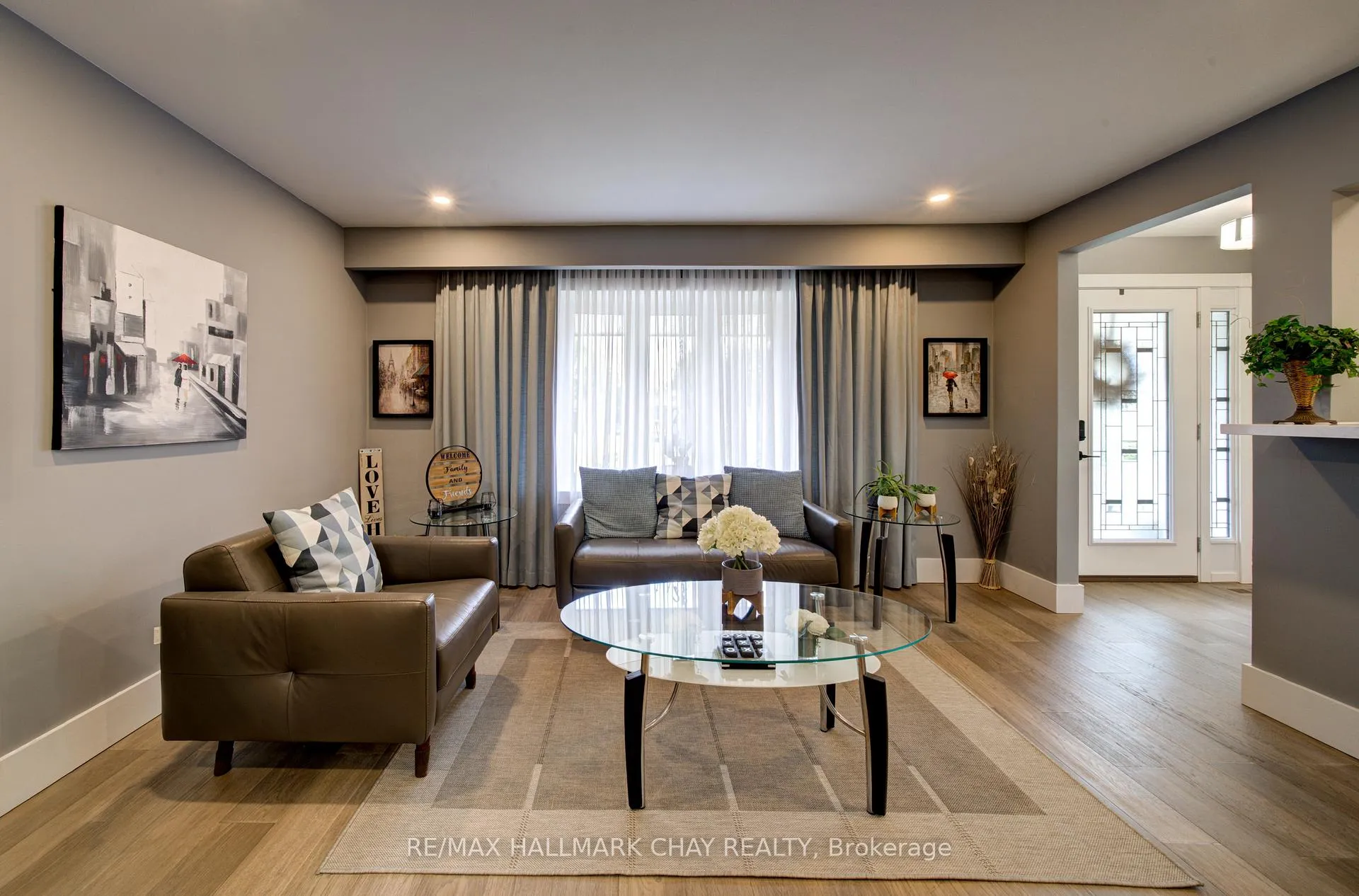 Photo 6 of 247 St. Vincent Street, Barrie, Wellington — HOMEH