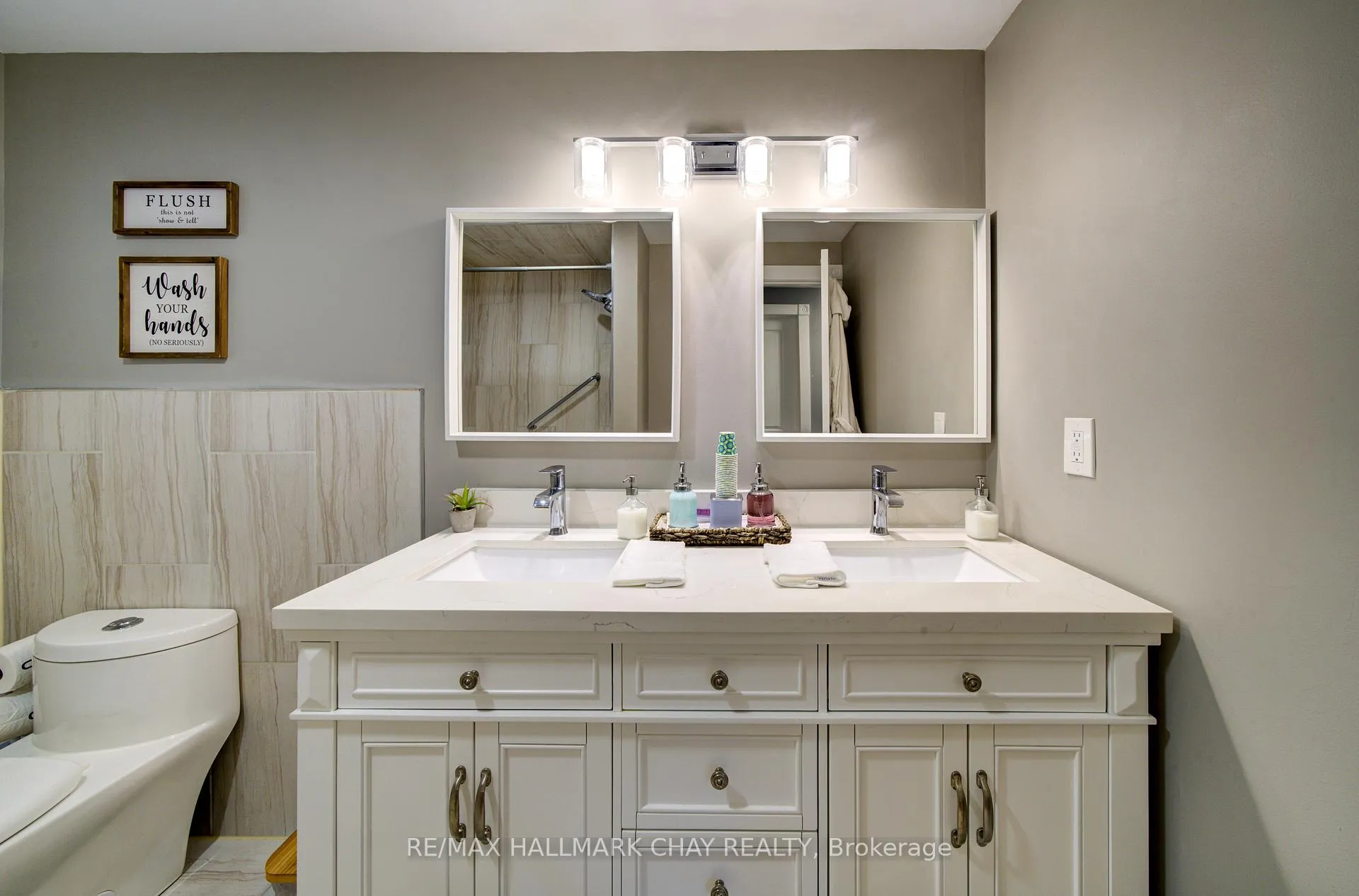 Photo 17 of 247 St. Vincent Street, Barrie, Wellington — HOMEH
