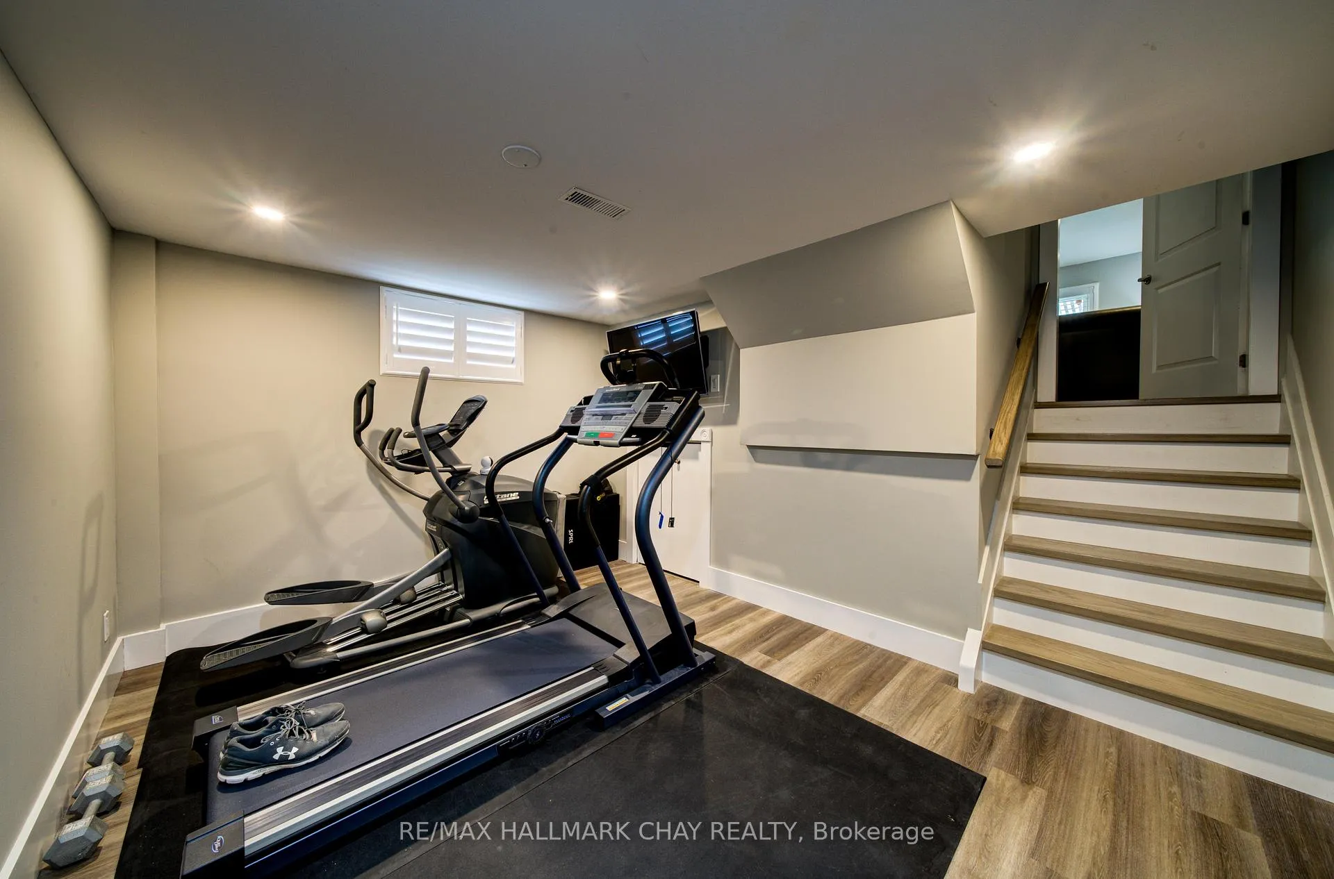 Photo 21 of 247 St. Vincent Street, Barrie, Wellington — HOMEH