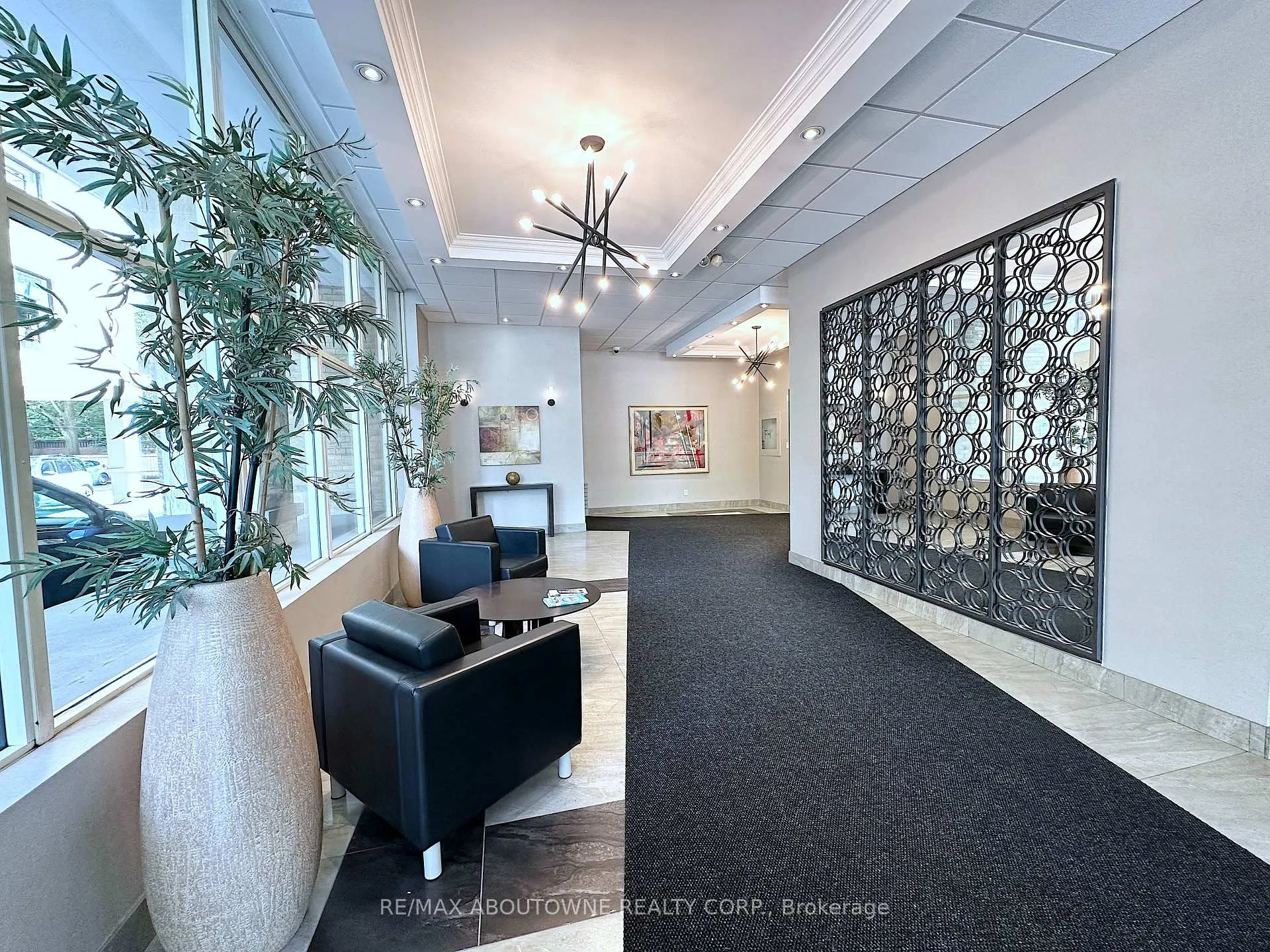 Photo 2 of Unit 506, 565 Avenue Road, Toronto, Yonge-St. Clair — HOMEH