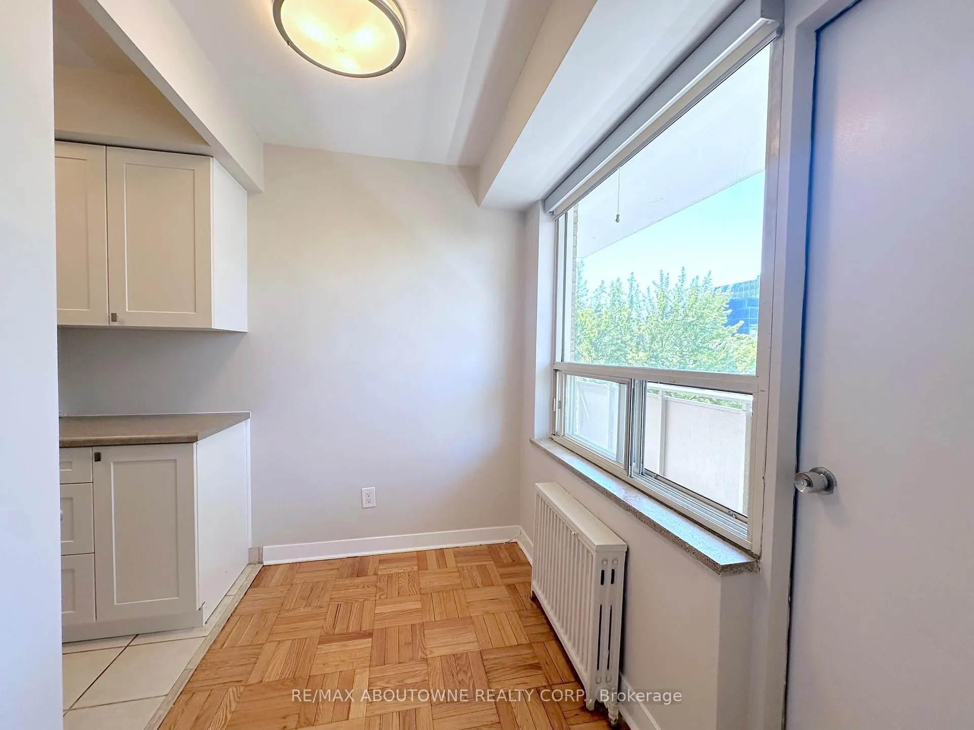 Photo 5 of Unit 506, 565 Avenue Road, Toronto, Yonge-St. Clair — HOMEH