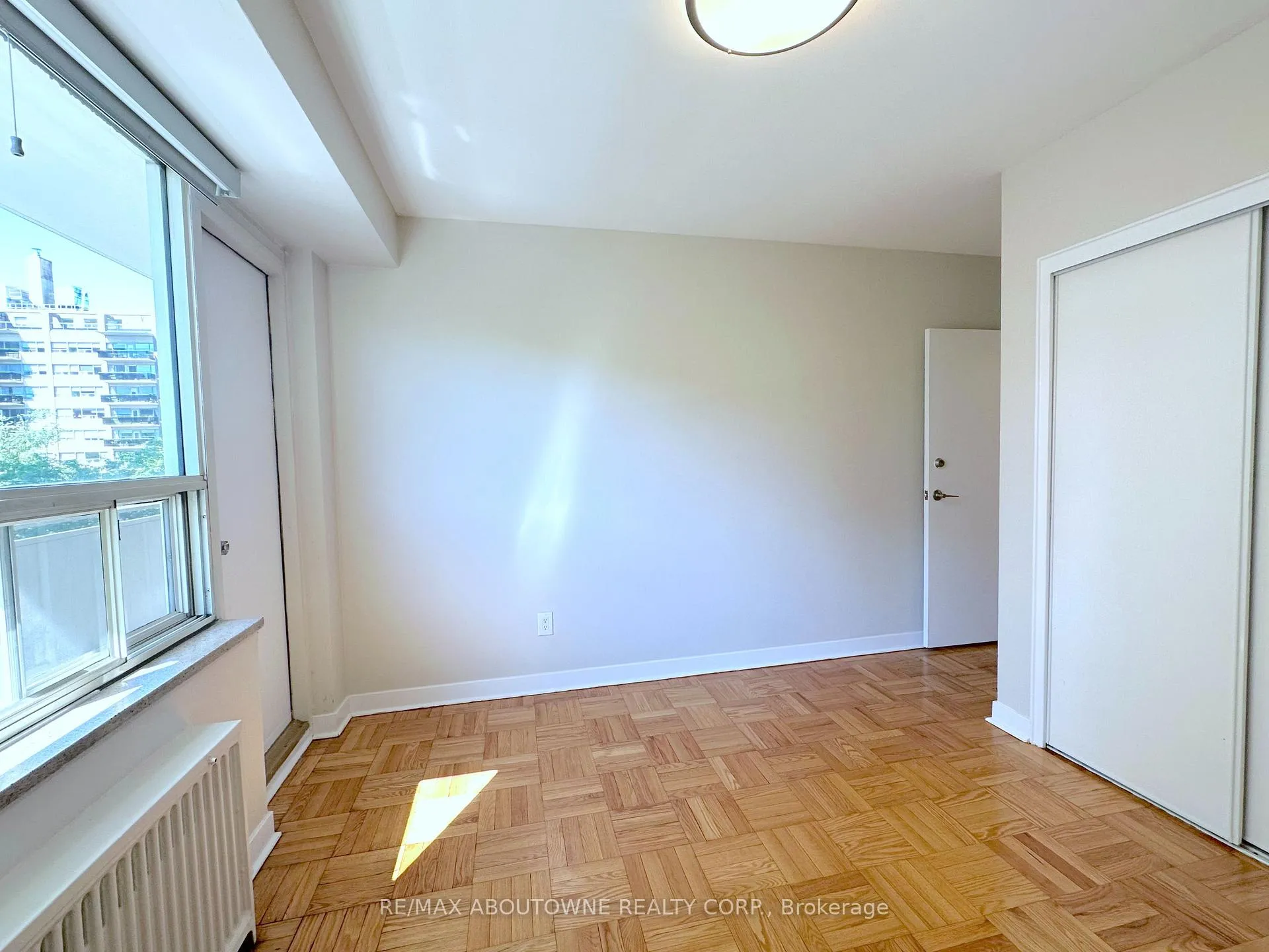 Photo 10 of Unit 506, 565 Avenue Road, Toronto, Yonge-St. Clair — HOMEH